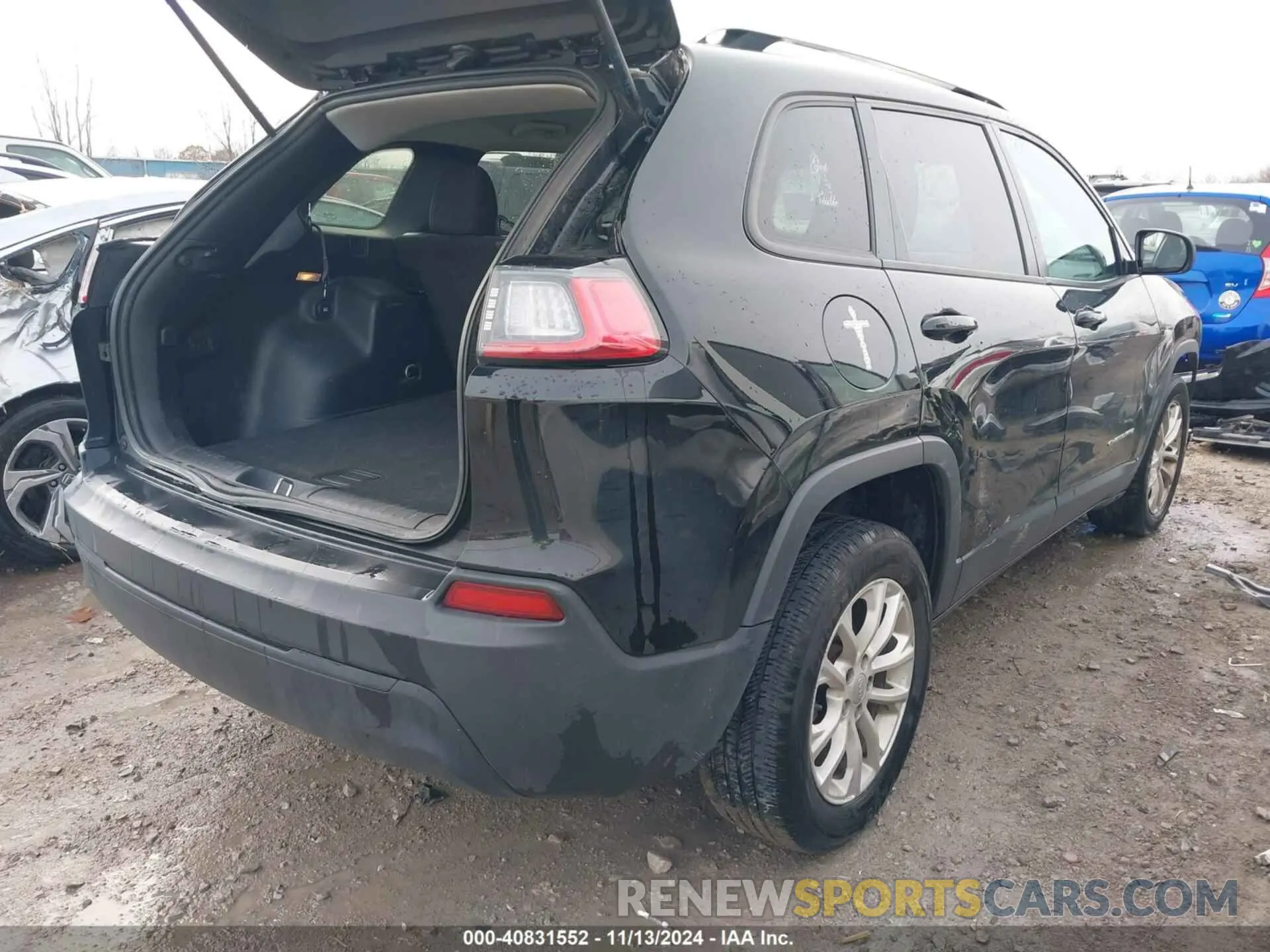 4 Photograph of a damaged car 1C4PJLCBXLD619261 JEEP CHEROKEE 2020