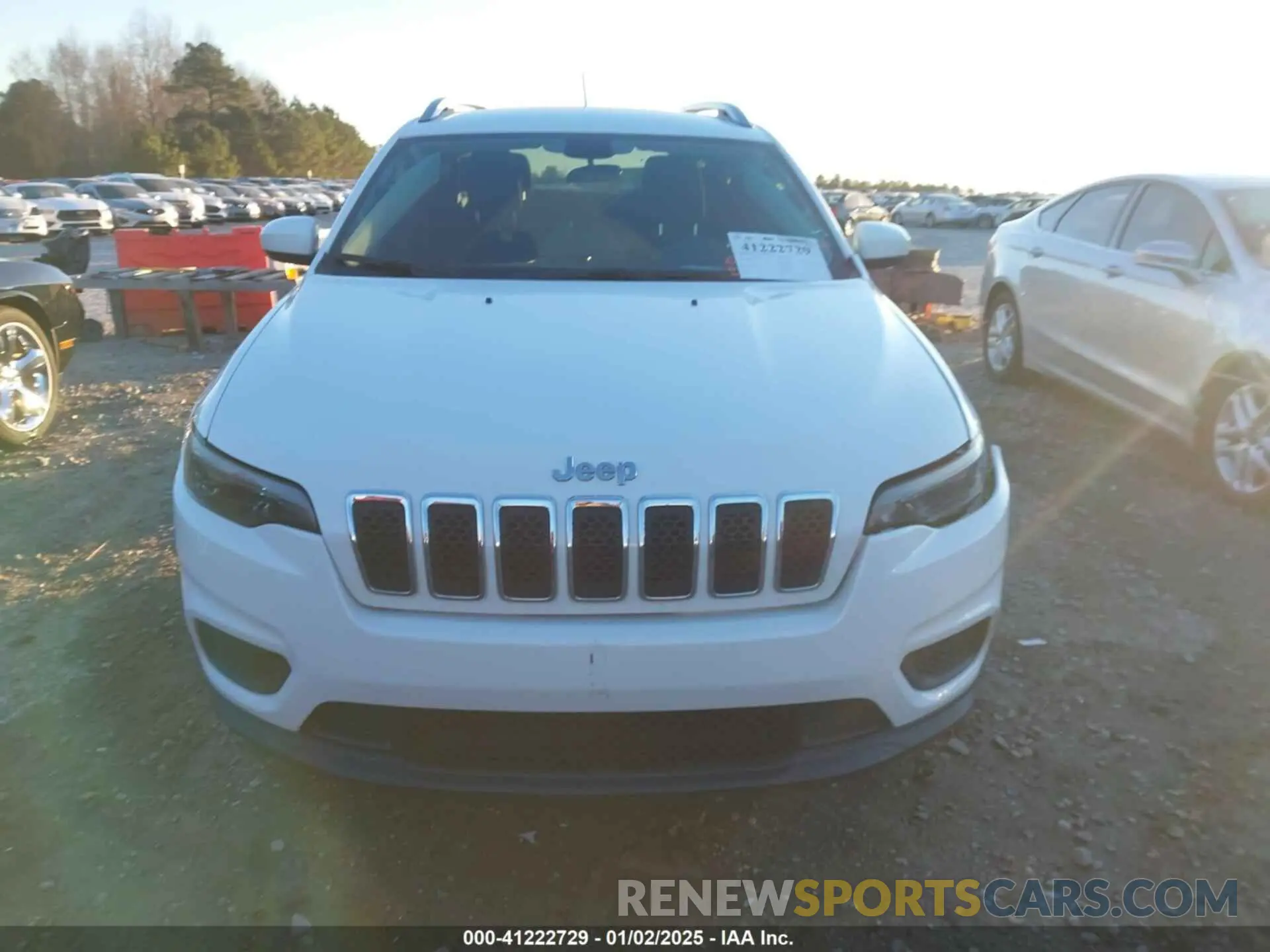 12 Photograph of a damaged car 1C4PJLCBXLD640272 JEEP CHEROKEE 2020