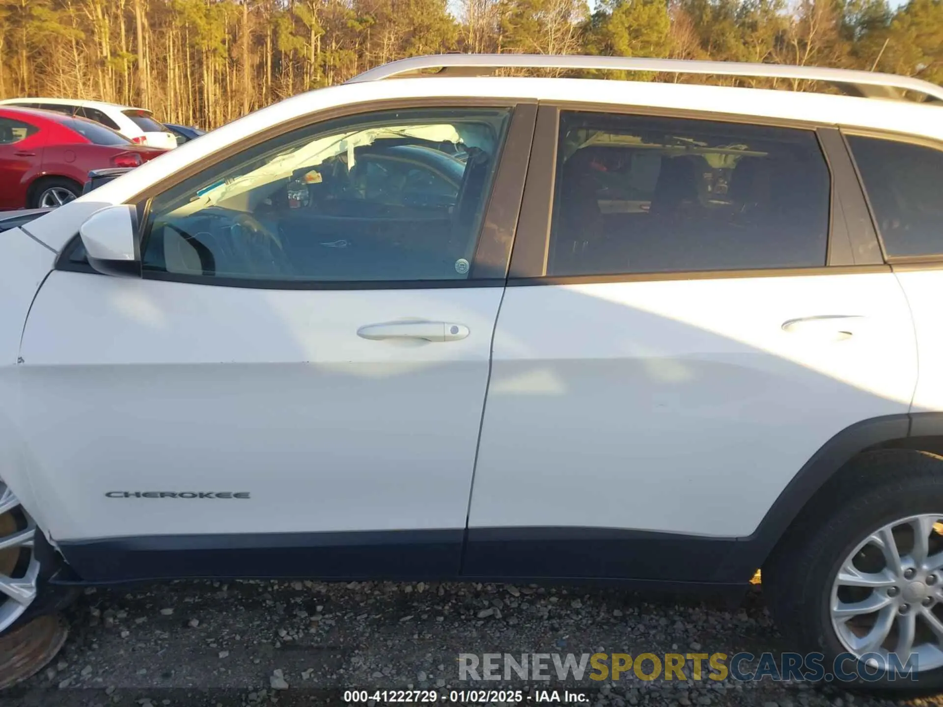 14 Photograph of a damaged car 1C4PJLCBXLD640272 JEEP CHEROKEE 2020