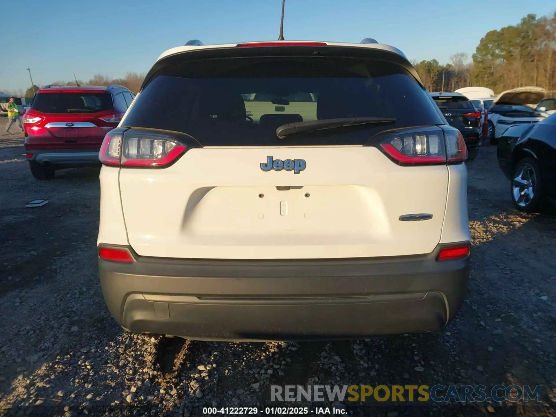 16 Photograph of a damaged car 1C4PJLCBXLD640272 JEEP CHEROKEE 2020