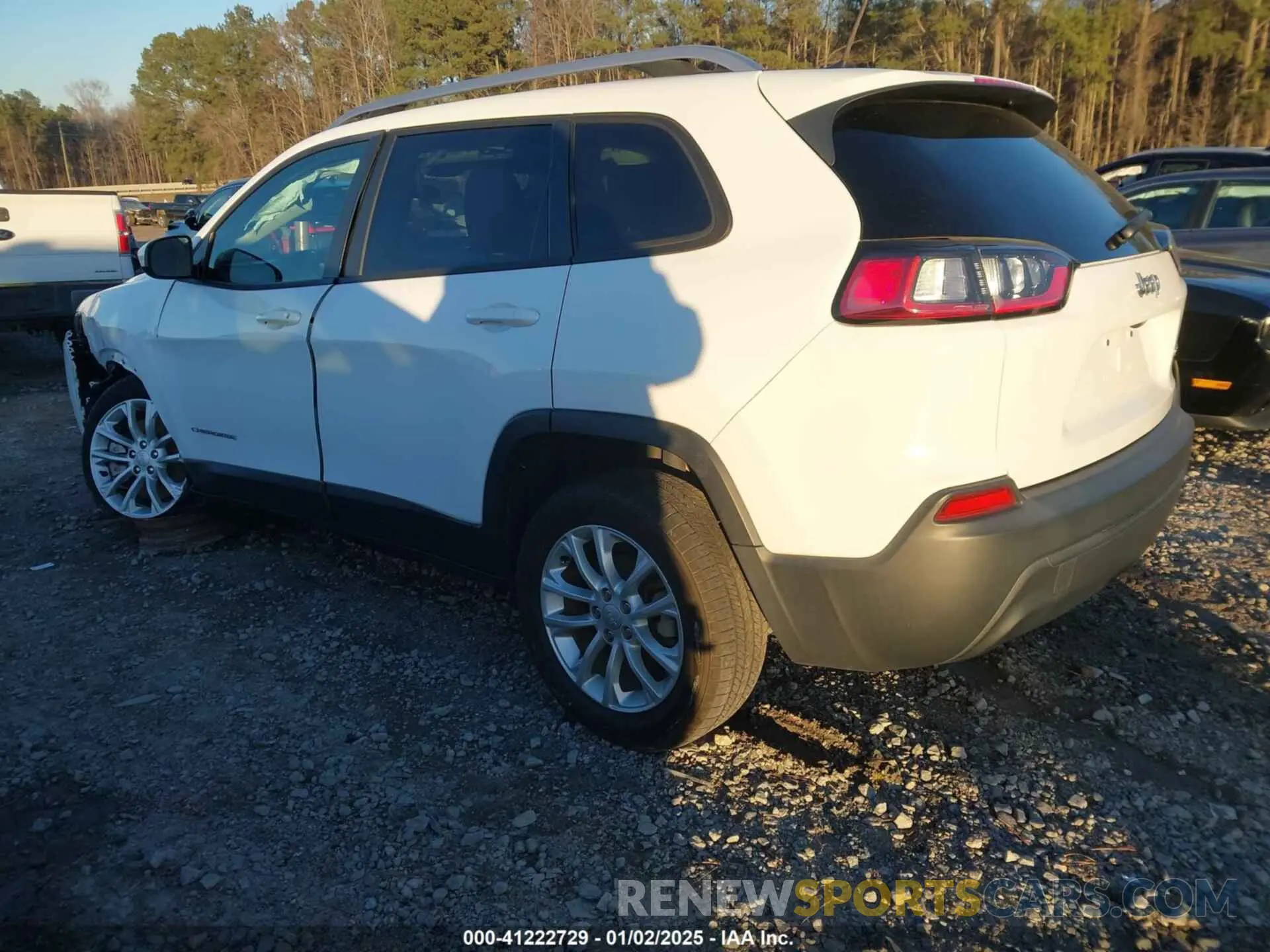 3 Photograph of a damaged car 1C4PJLCBXLD640272 JEEP CHEROKEE 2020