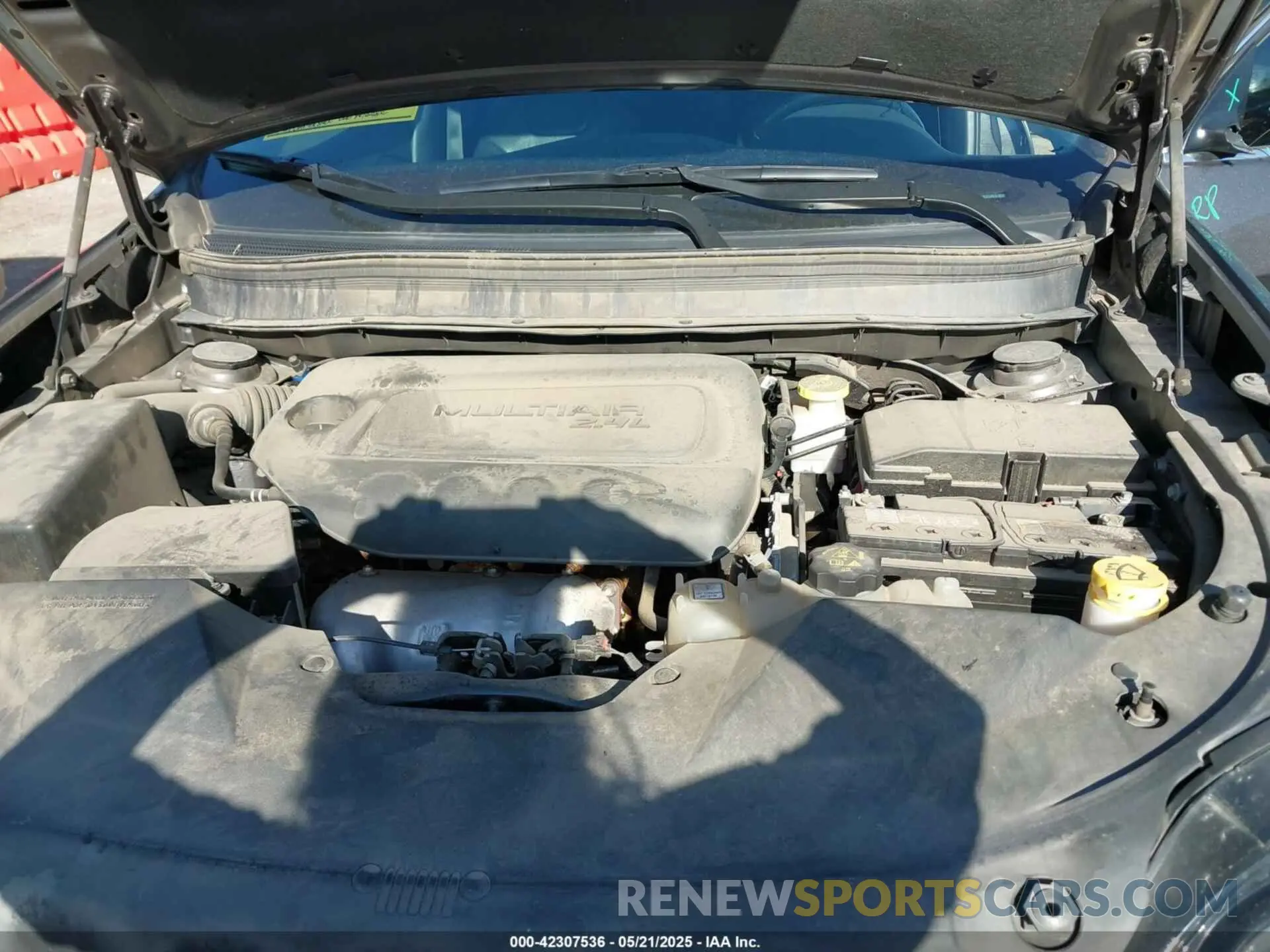 10 Photograph of a damaged car 1C4PJLDB3LD547365 JEEP CHEROKEE 2020