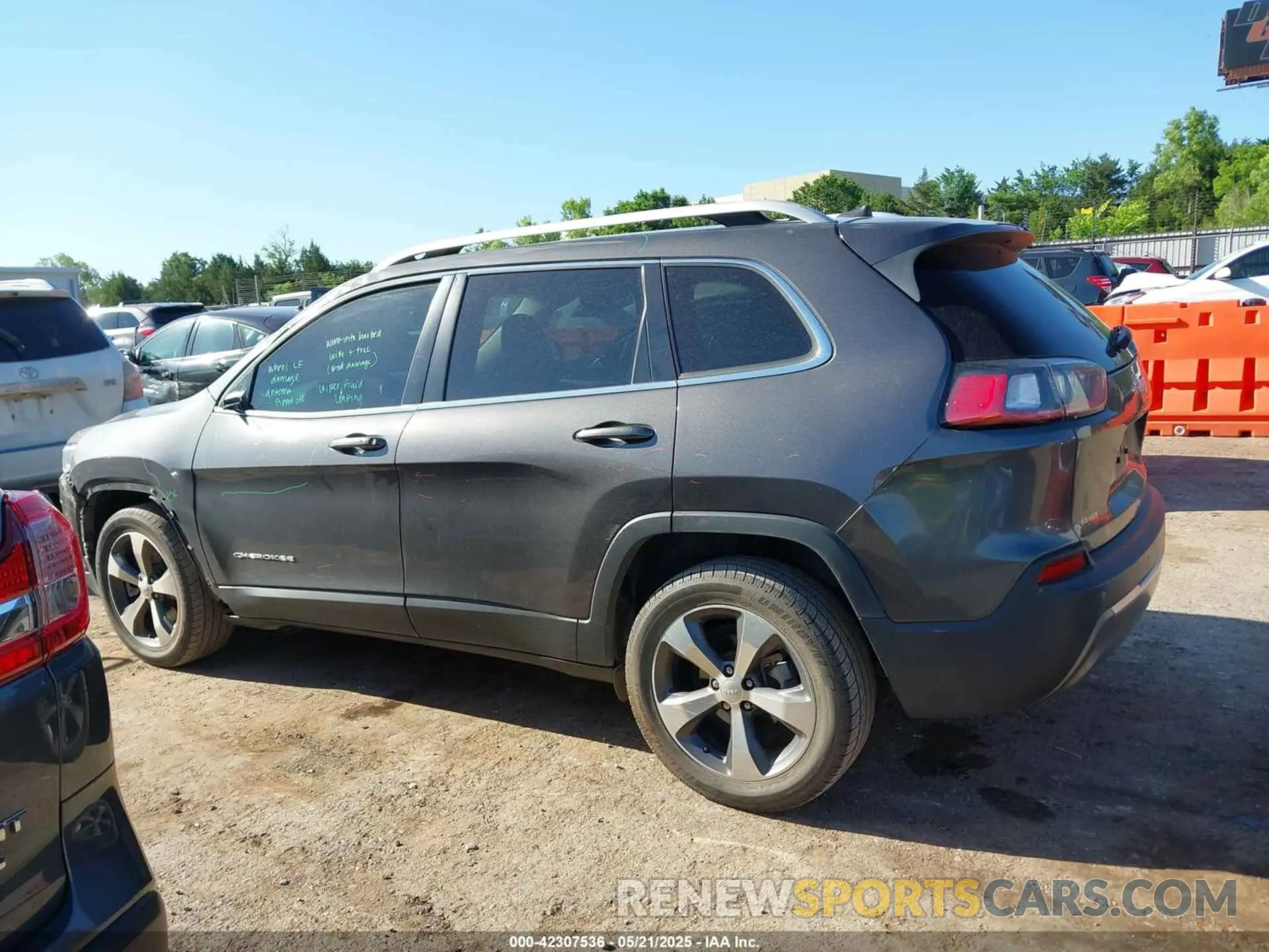 15 Photograph of a damaged car 1C4PJLDB3LD547365 JEEP CHEROKEE 2020