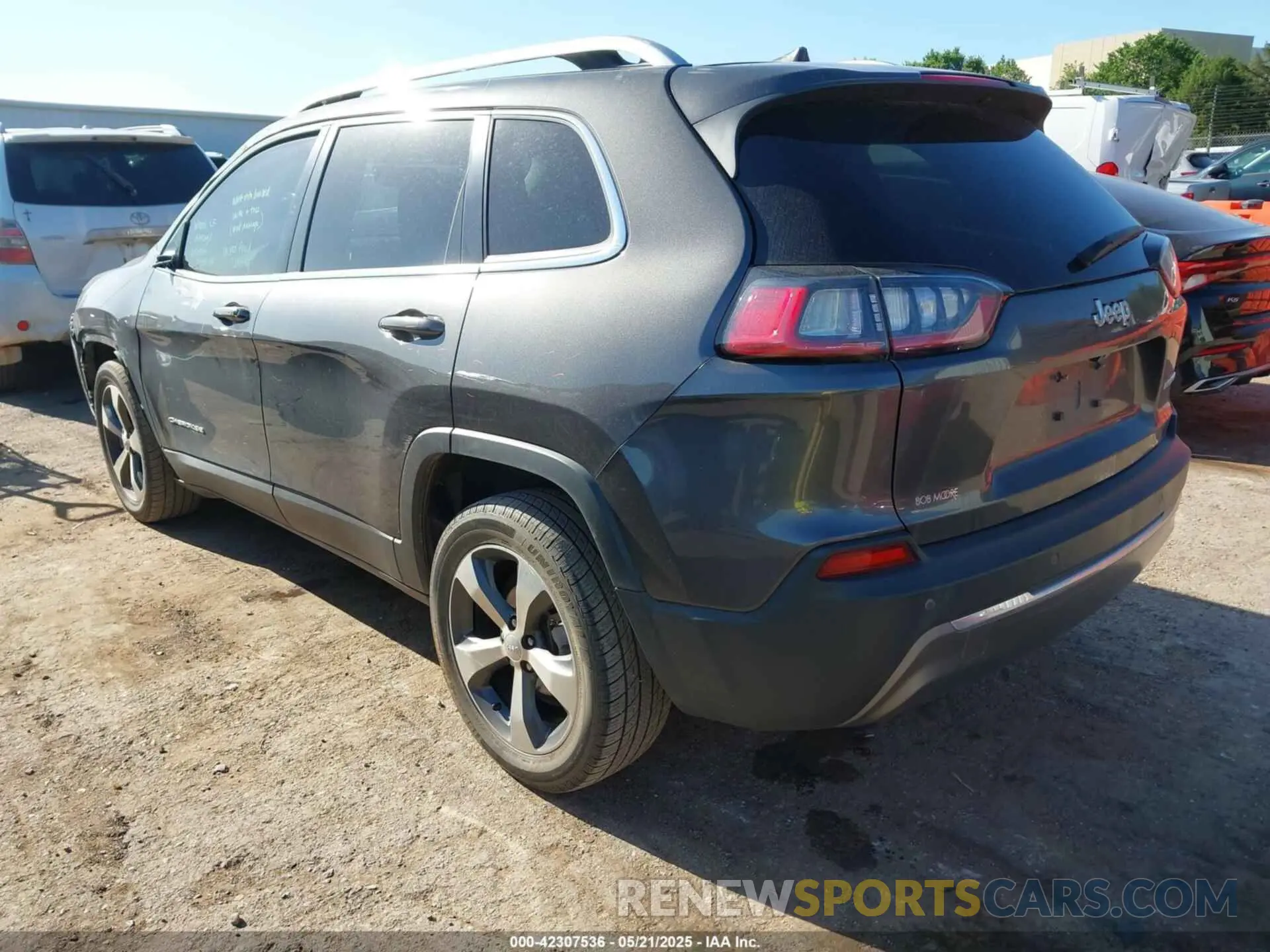 3 Photograph of a damaged car 1C4PJLDB3LD547365 JEEP CHEROKEE 2020