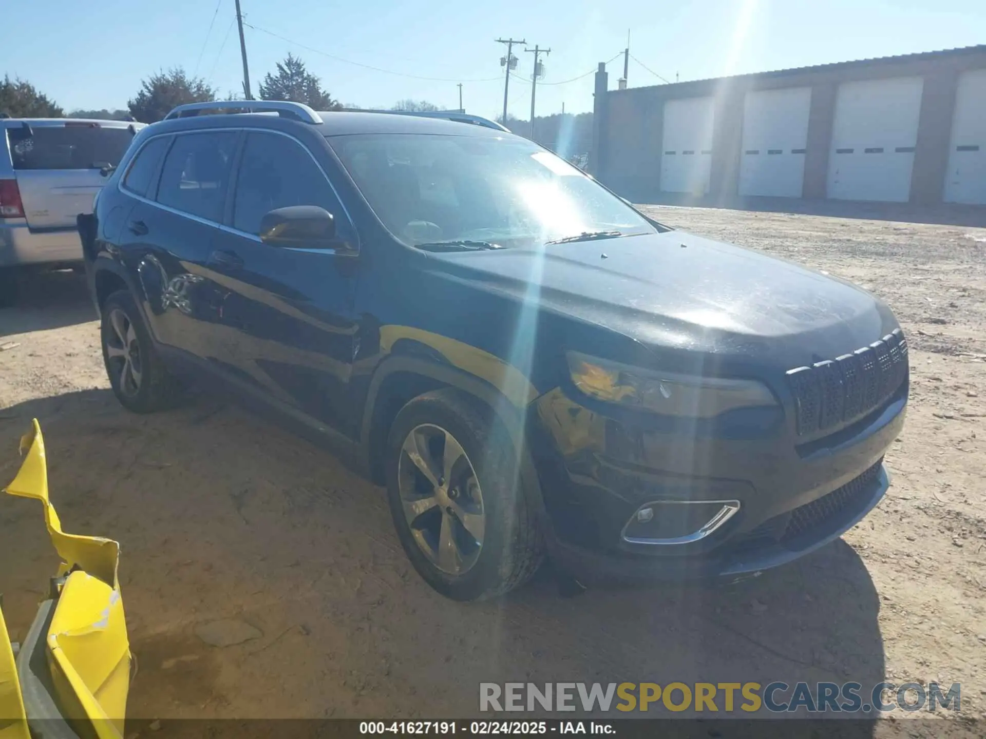 1 Photograph of a damaged car 1C4PJLDB4LD568404 JEEP CHEROKEE 2020