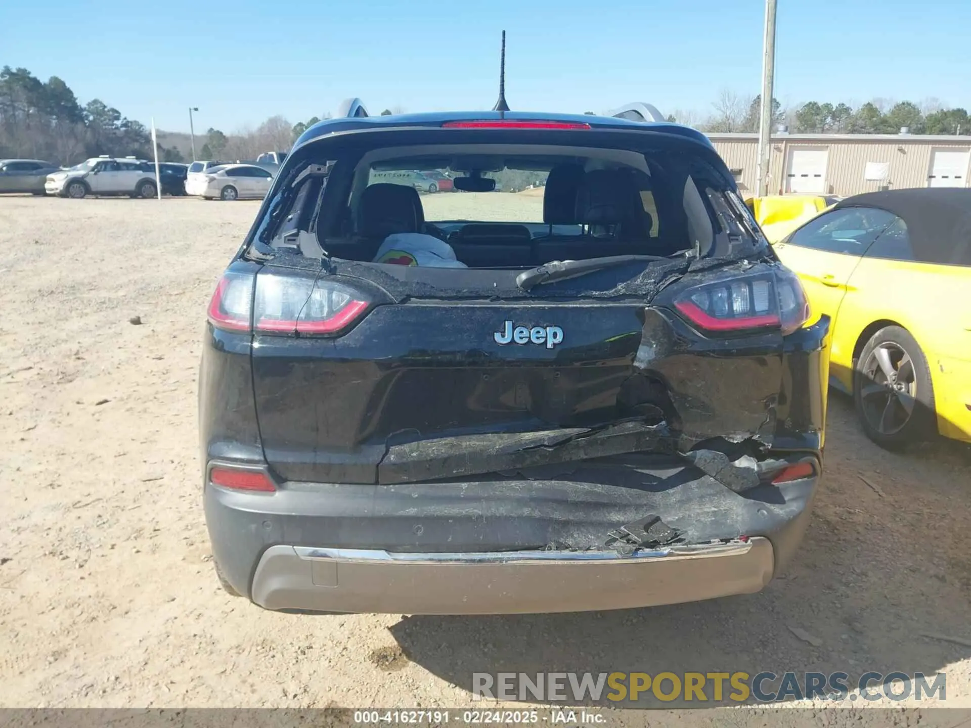 16 Photograph of a damaged car 1C4PJLDB4LD568404 JEEP CHEROKEE 2020