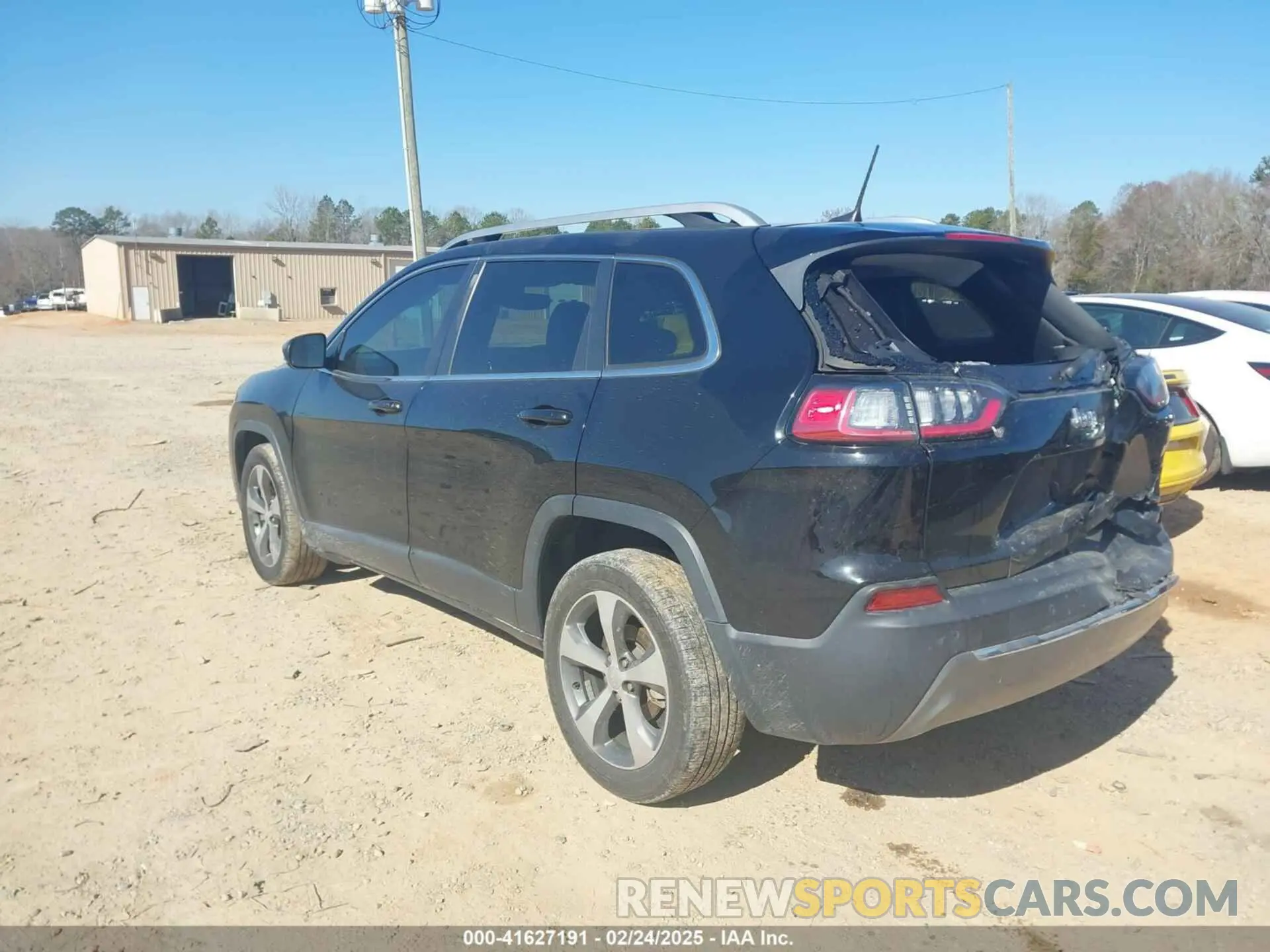 3 Photograph of a damaged car 1C4PJLDB4LD568404 JEEP CHEROKEE 2020