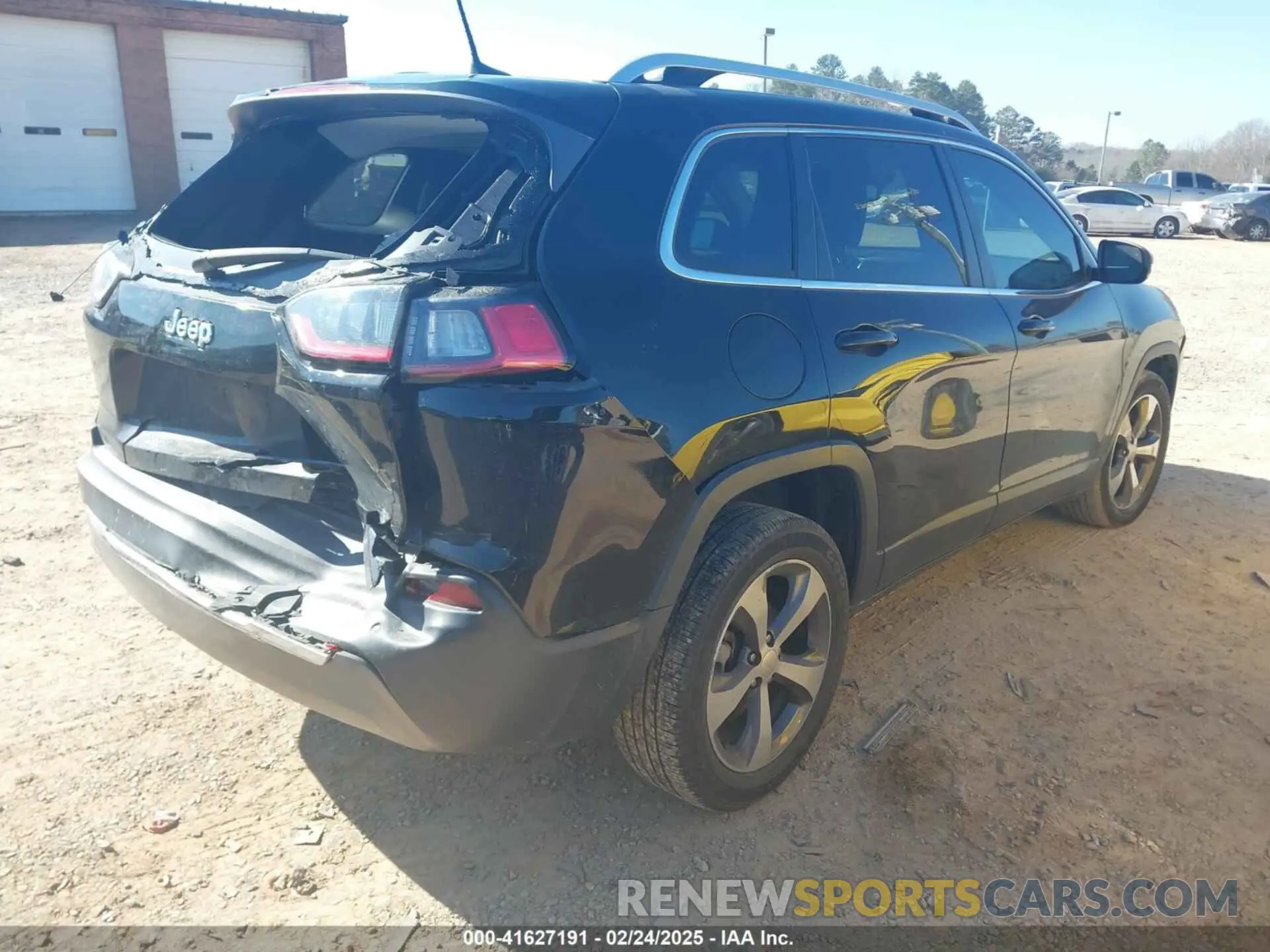 4 Photograph of a damaged car 1C4PJLDB4LD568404 JEEP CHEROKEE 2020