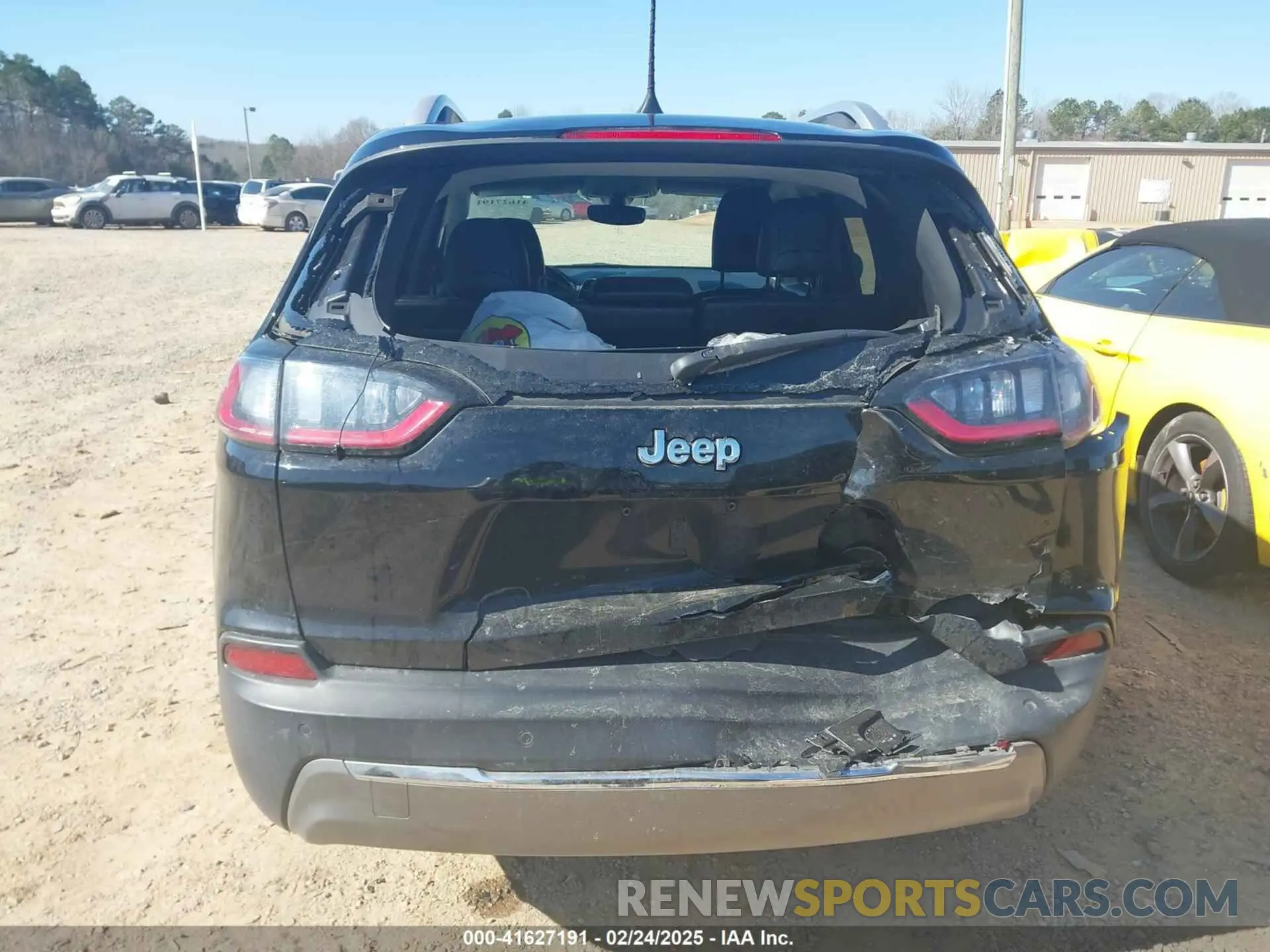 6 Photograph of a damaged car 1C4PJLDB4LD568404 JEEP CHEROKEE 2020