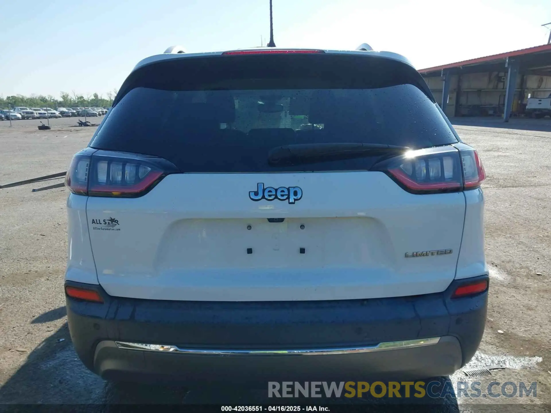 16 Photograph of a damaged car 1C4PJLDB4LD595411 JEEP CHEROKEE 2020