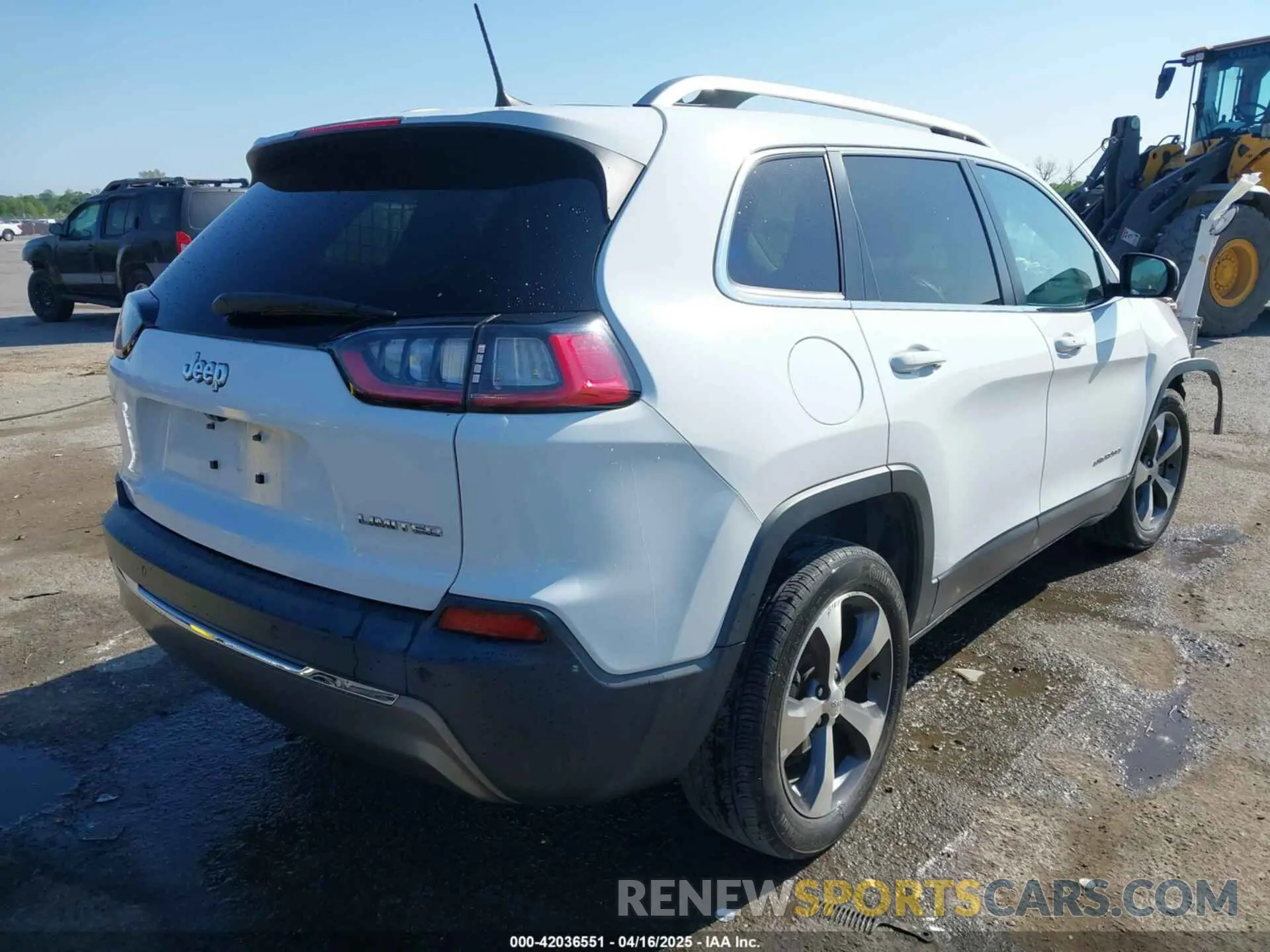 4 Photograph of a damaged car 1C4PJLDB4LD595411 JEEP CHEROKEE 2020
