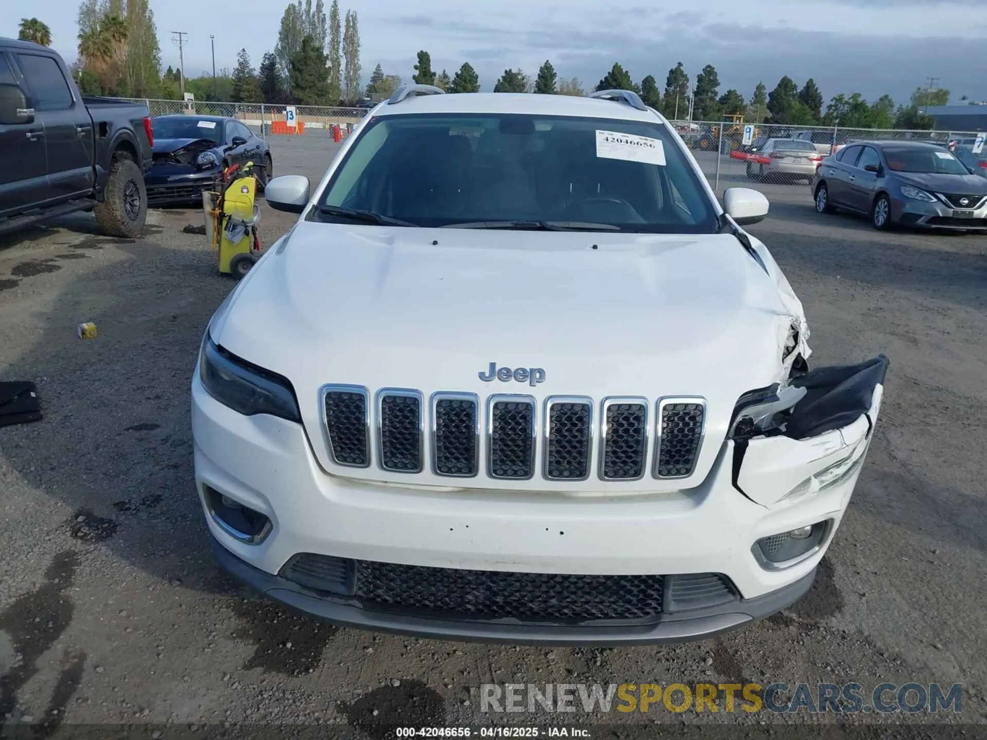 13 Photograph of a damaged car 1C4PJLDB5LD535248 JEEP CHEROKEE 2020