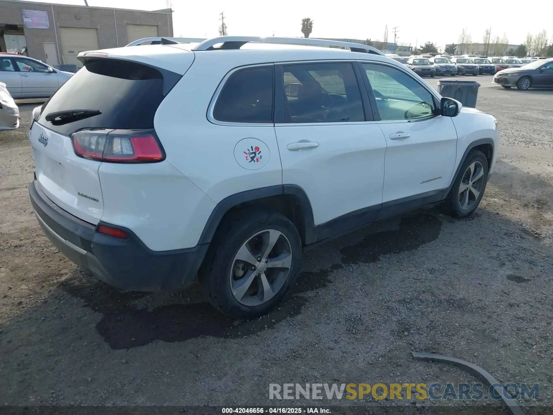 4 Photograph of a damaged car 1C4PJLDB5LD535248 JEEP CHEROKEE 2020