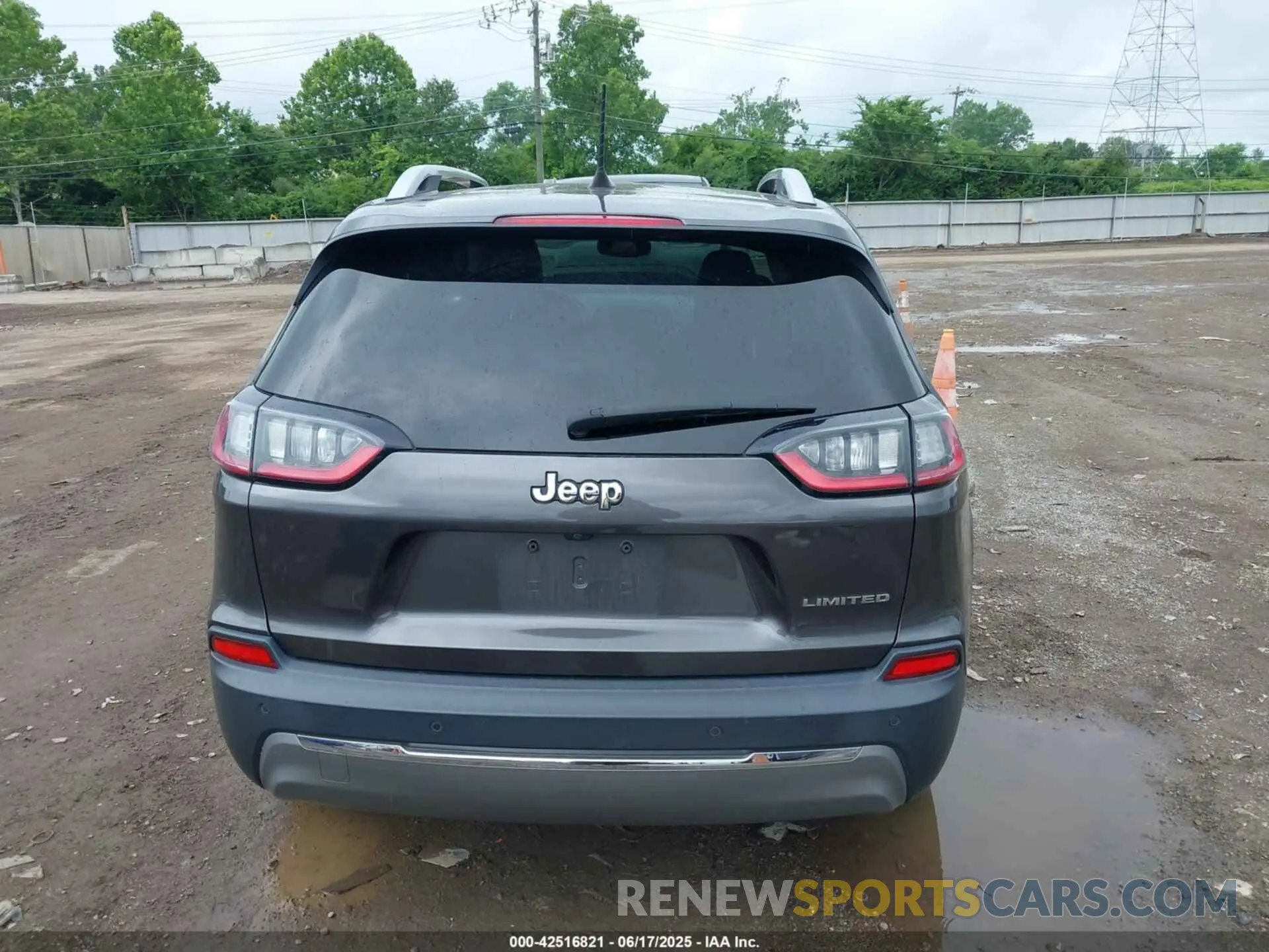 16 Photograph of a damaged car 1C4PJLDB8LD653312 JEEP CHEROKEE 2020