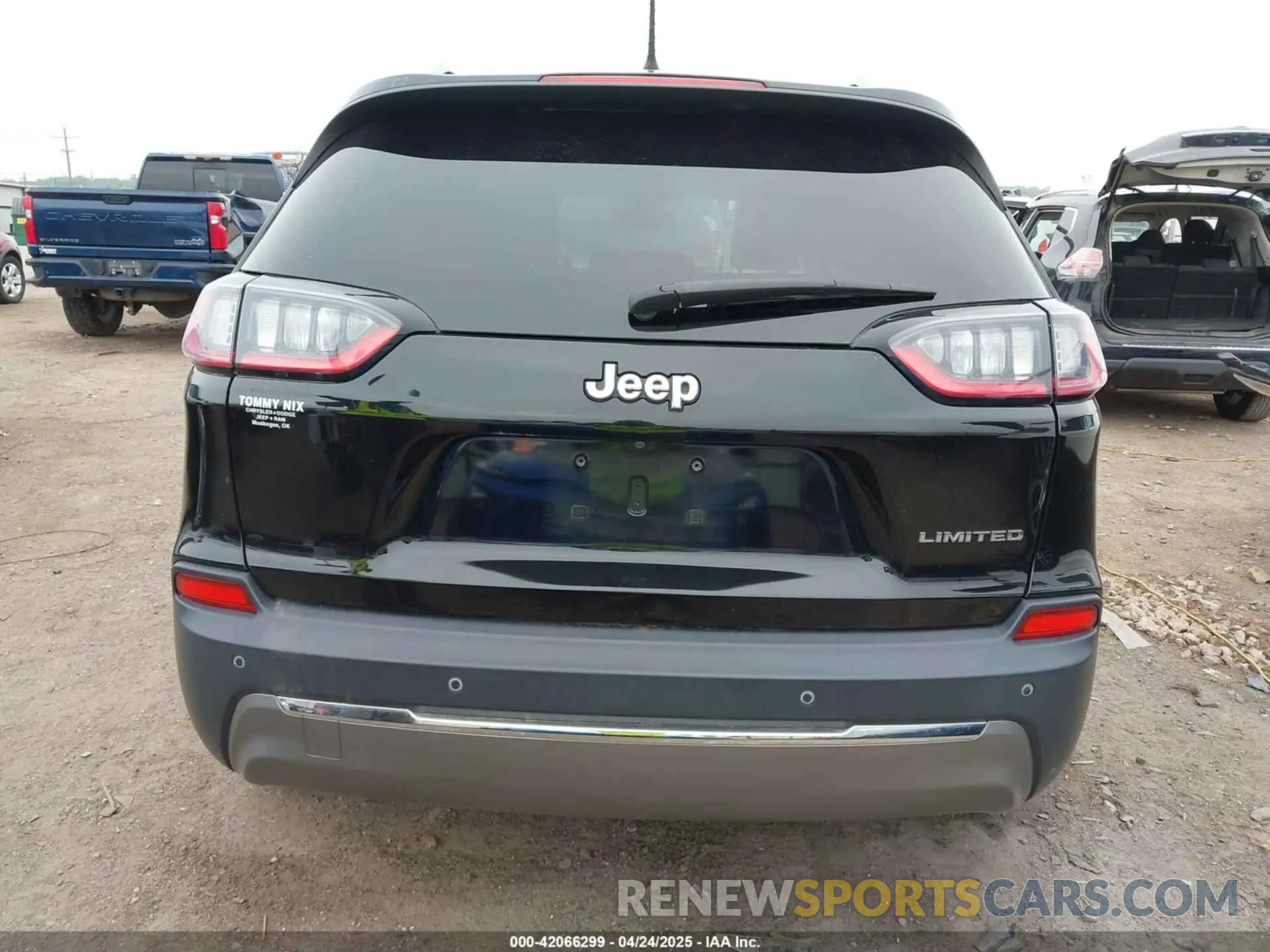 16 Photograph of a damaged car 1C4PJLDB9LD560766 JEEP CHEROKEE 2020