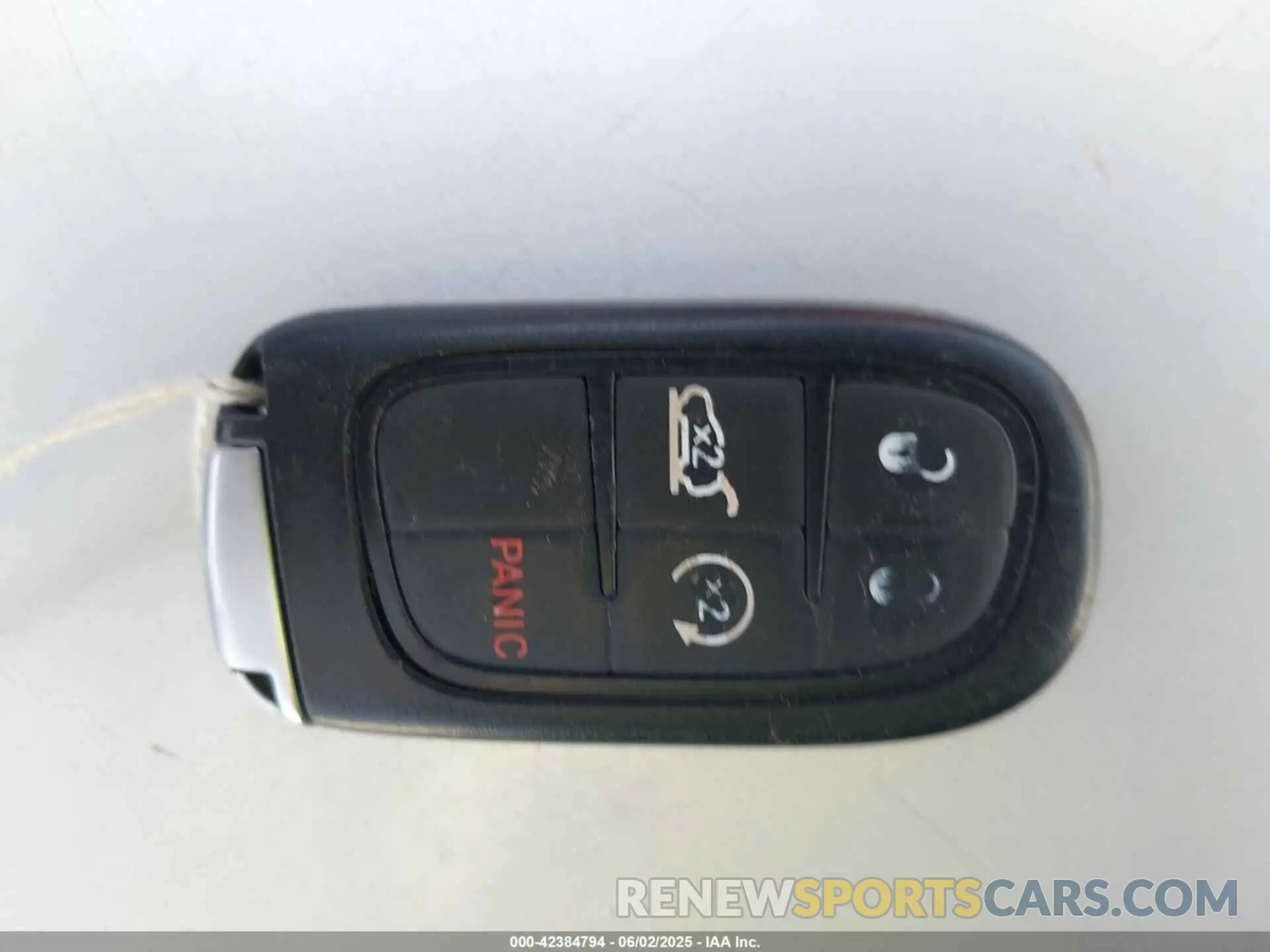 11 Photograph of a damaged car 1C4PJLDB9LD610338 JEEP CHEROKEE 2020