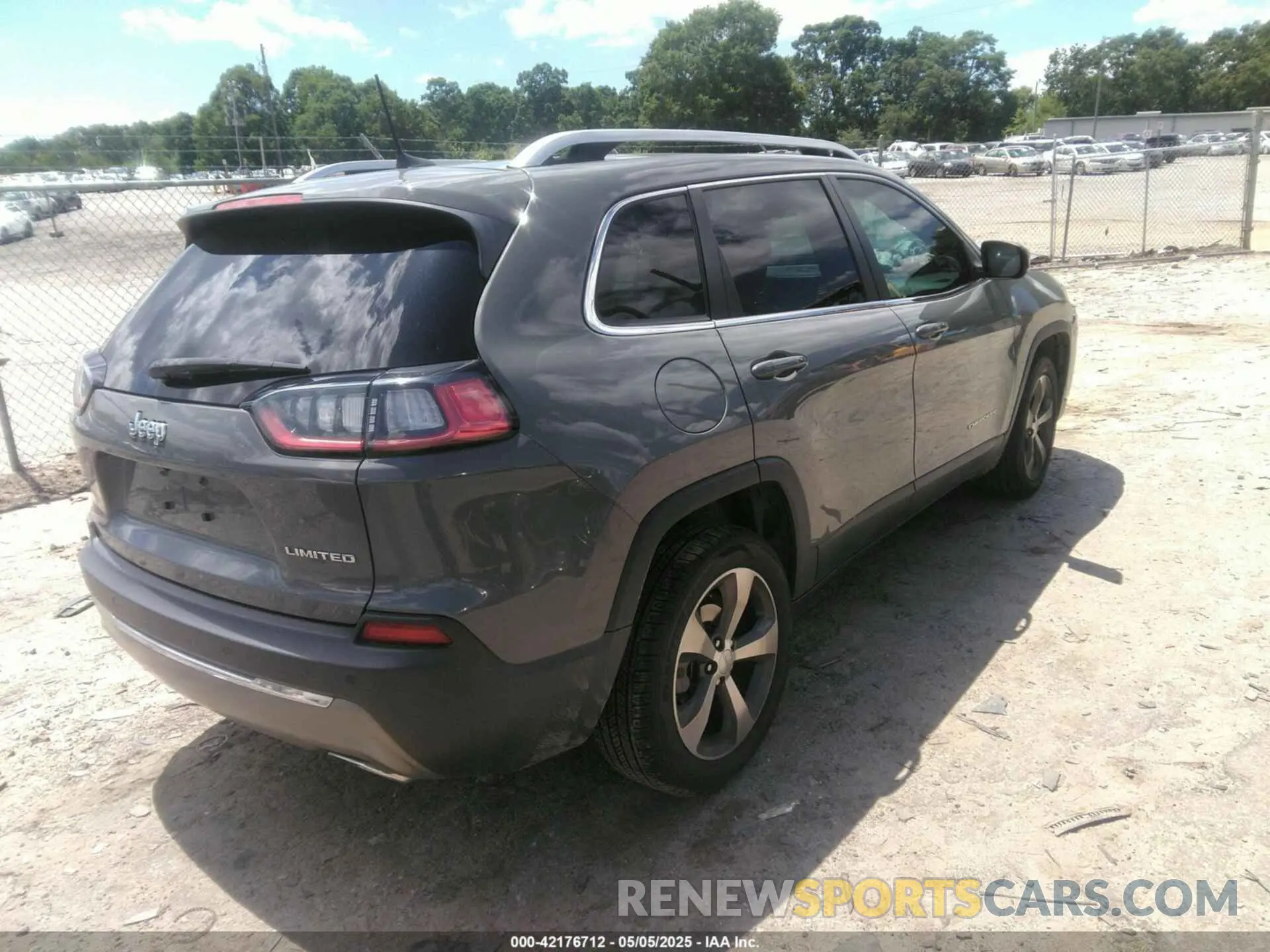 4 Photograph of a damaged car 1C4PJLDN4LD552066 JEEP CHEROKEE 2020