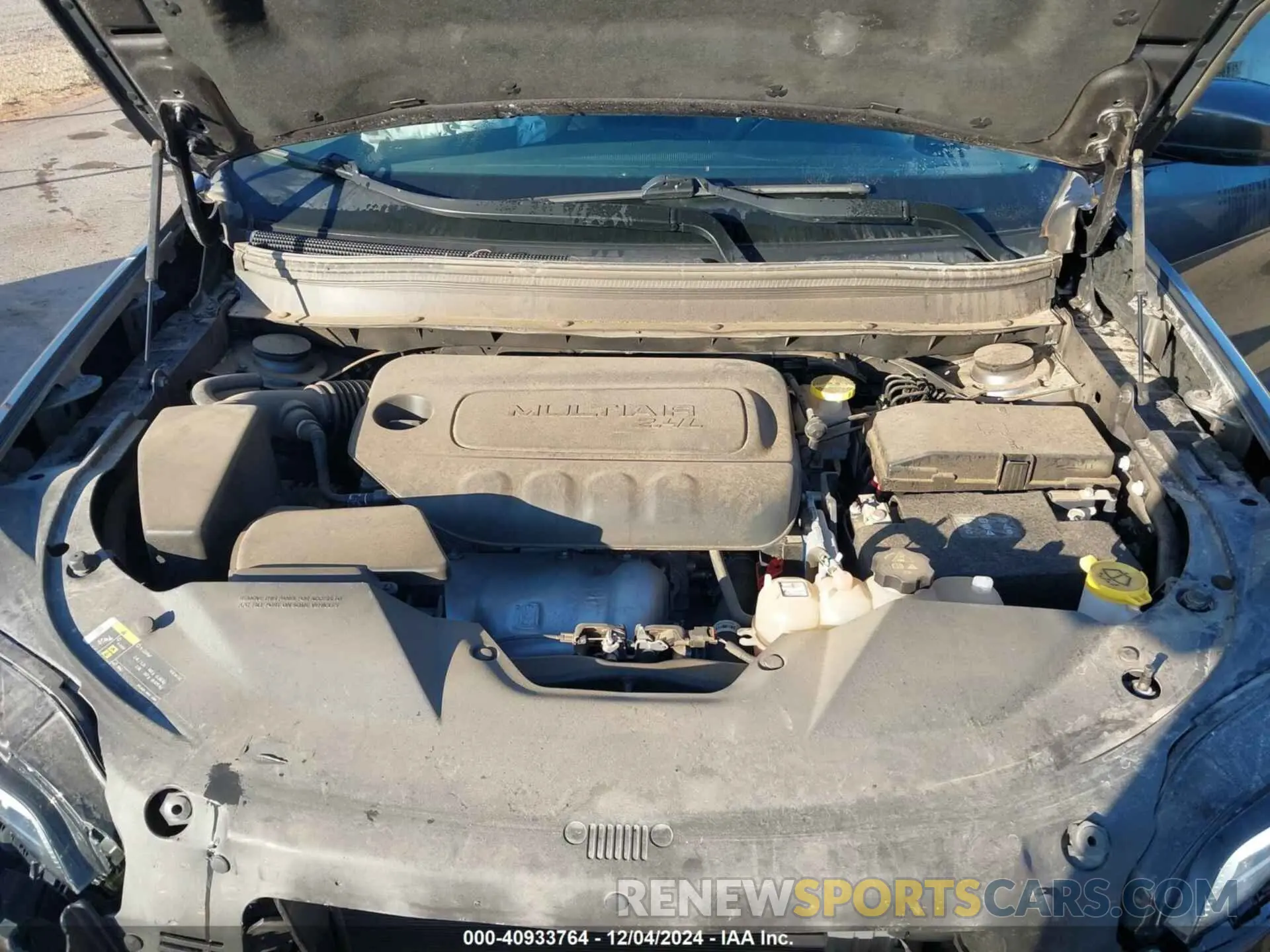 10 Photograph of a damaged car 1C4PJLLB2LD570914 JEEP CHEROKEE 2020
