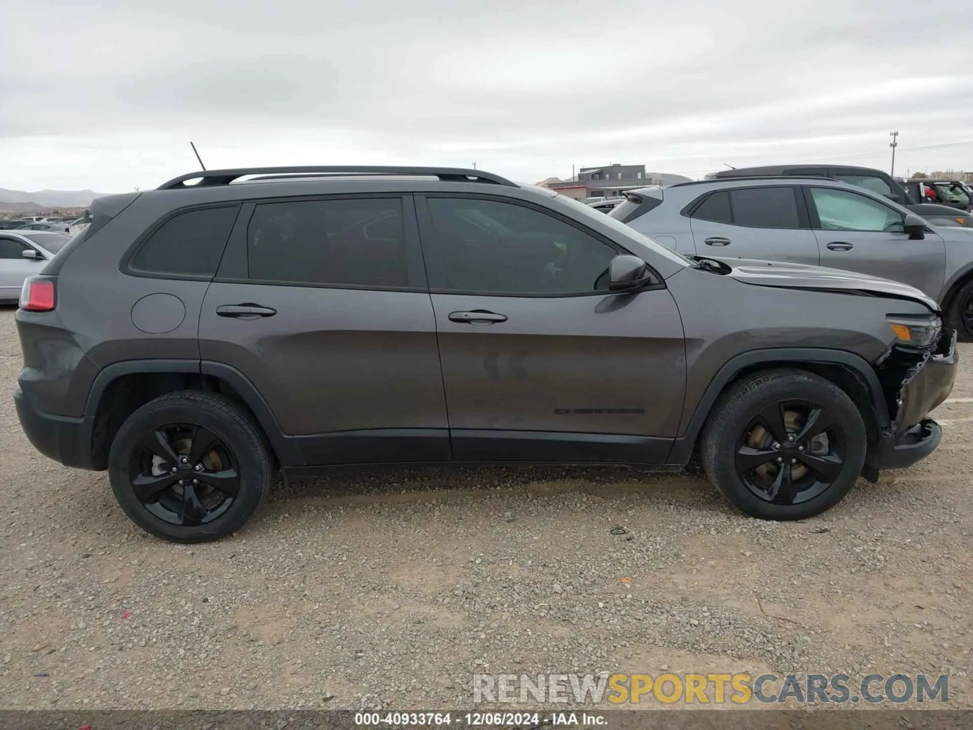 13 Photograph of a damaged car 1C4PJLLB2LD570914 JEEP CHEROKEE 2020