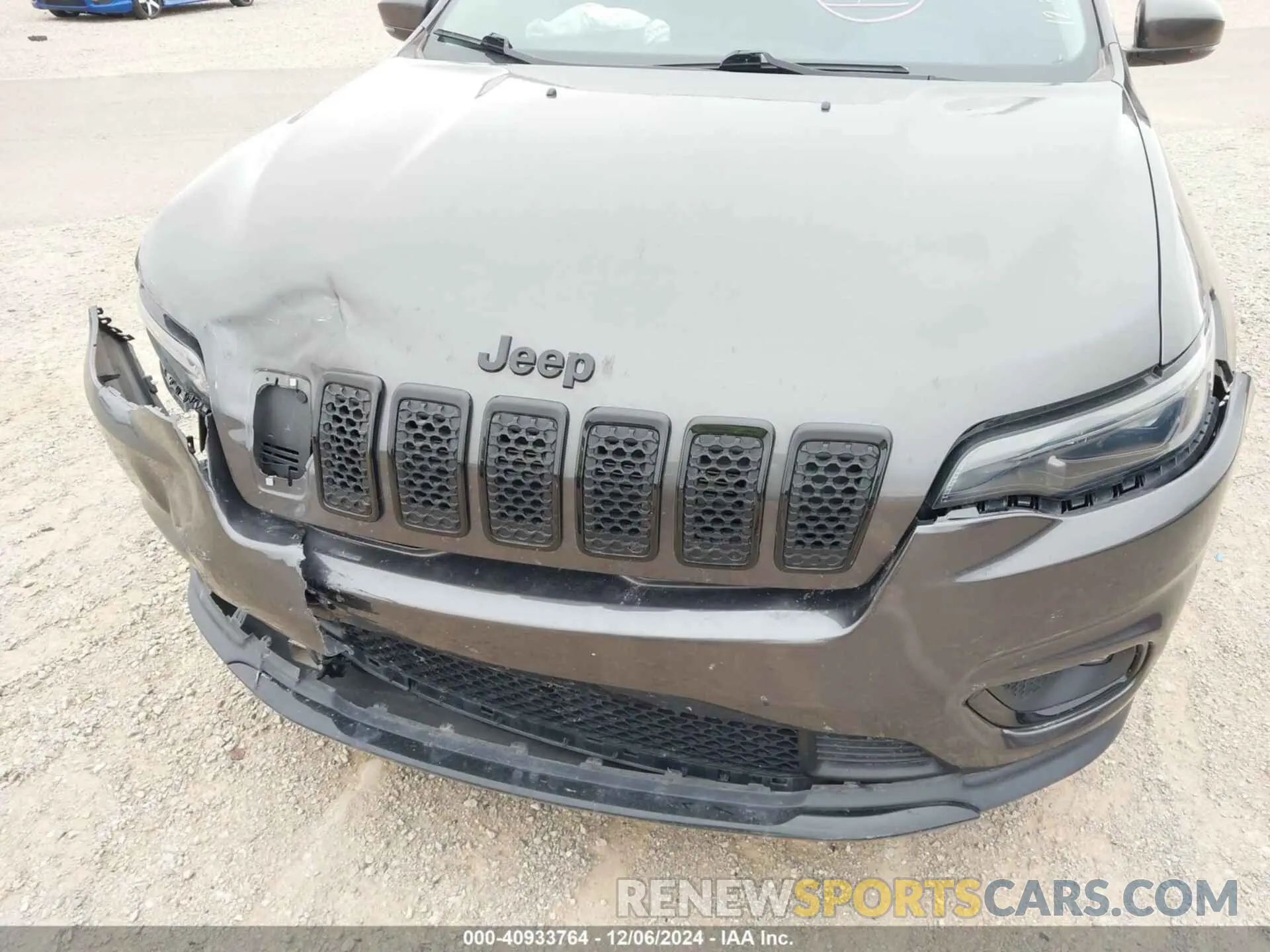 17 Photograph of a damaged car 1C4PJLLB2LD570914 JEEP CHEROKEE 2020