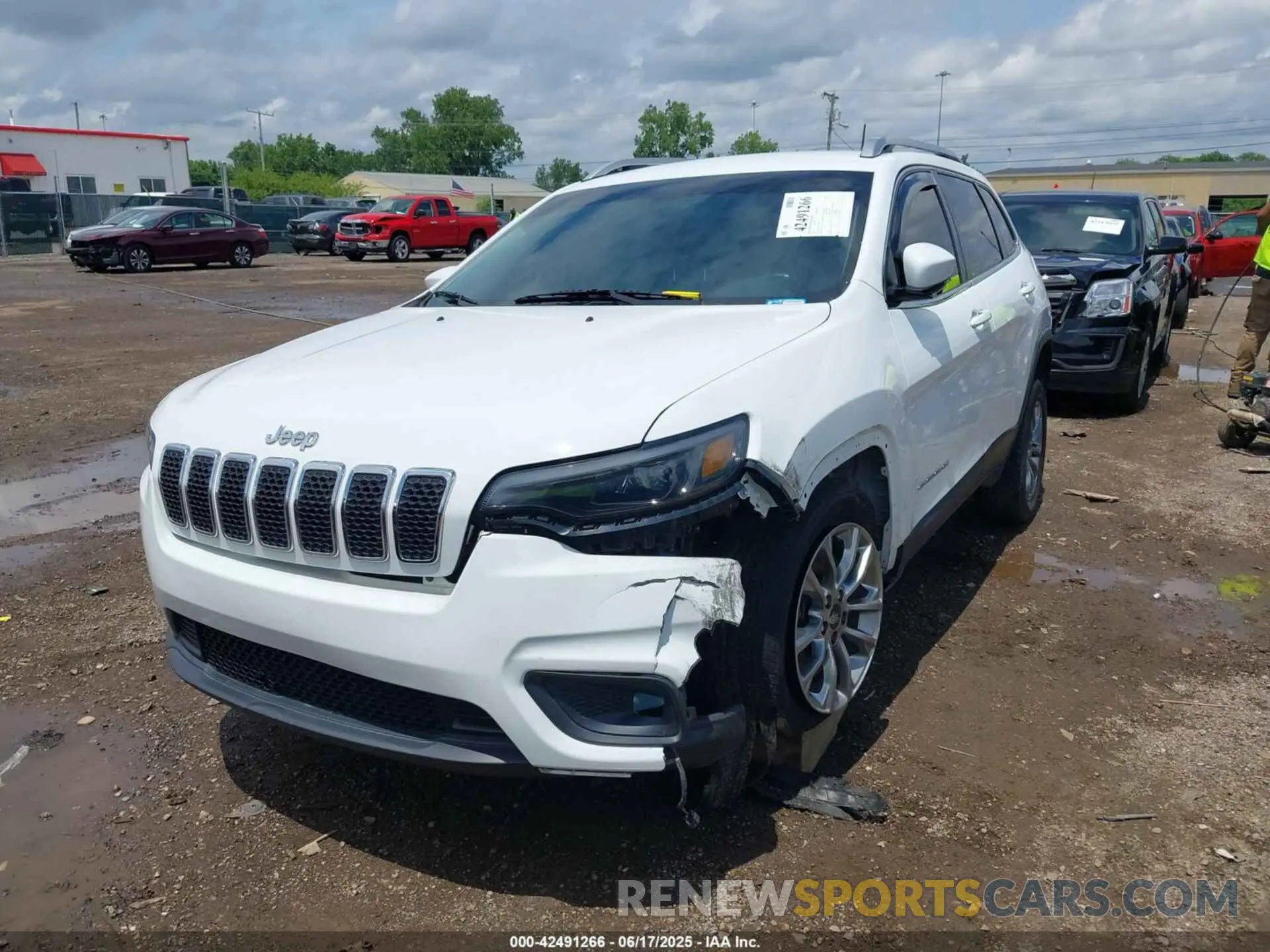 12 Photograph of a damaged car 1C4PJLLB2LD592959 JEEP CHEROKEE 2020