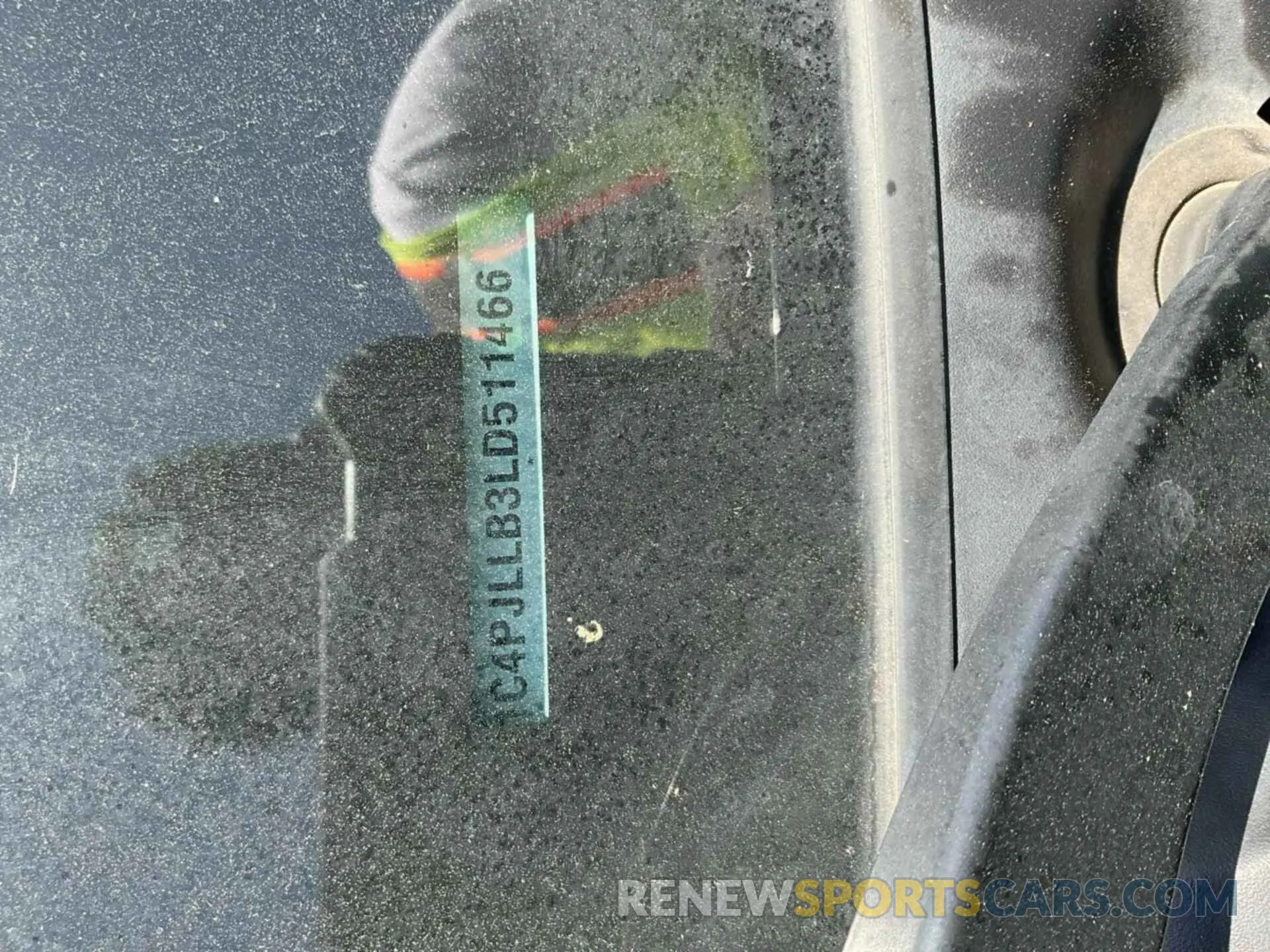 14 Photograph of a damaged car 1C4PJLLB3LD511466 JEEP CHEROKEE 2020