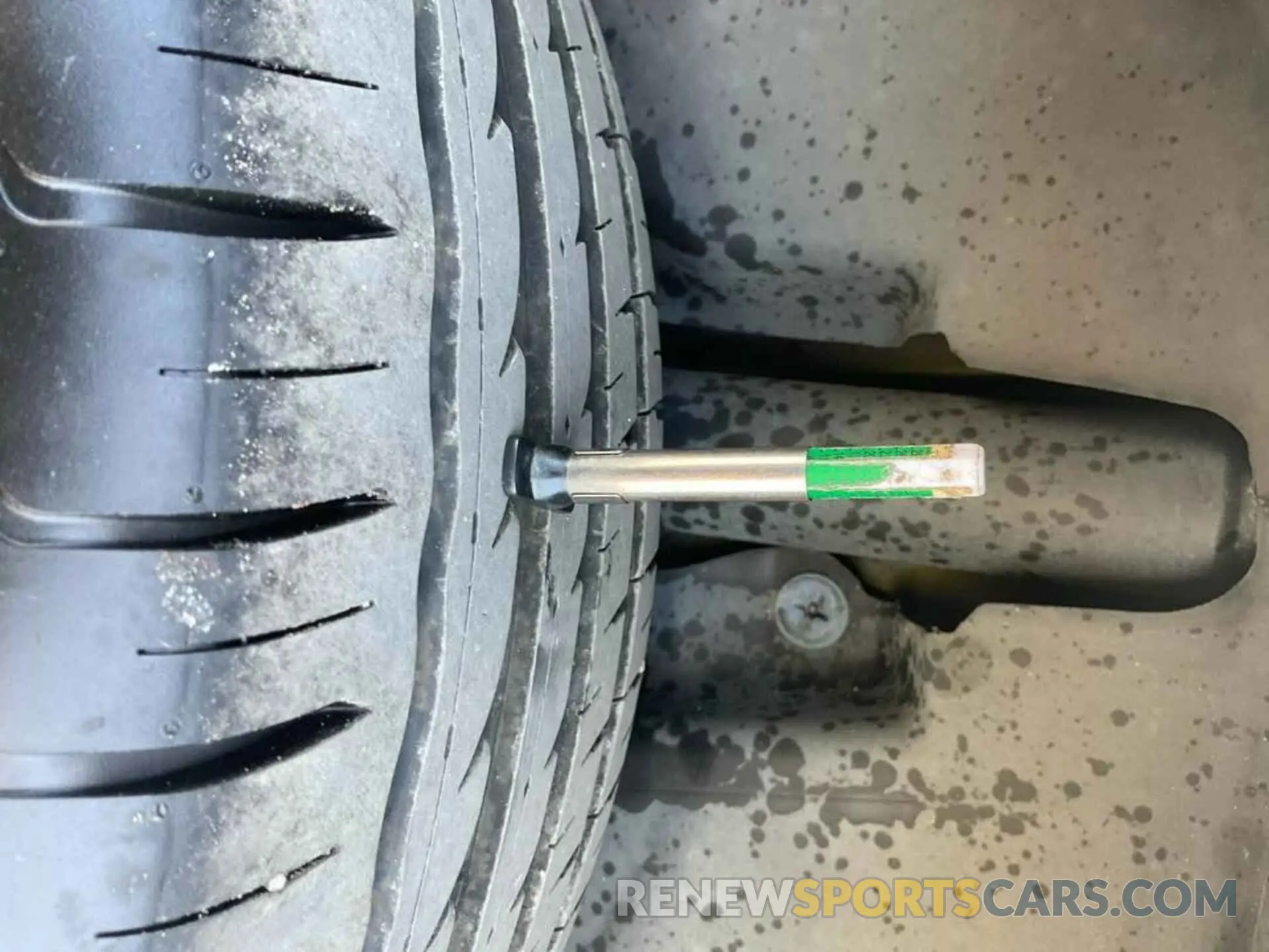 2 Photograph of a damaged car 1C4PJLLB3LD511466 JEEP CHEROKEE 2020