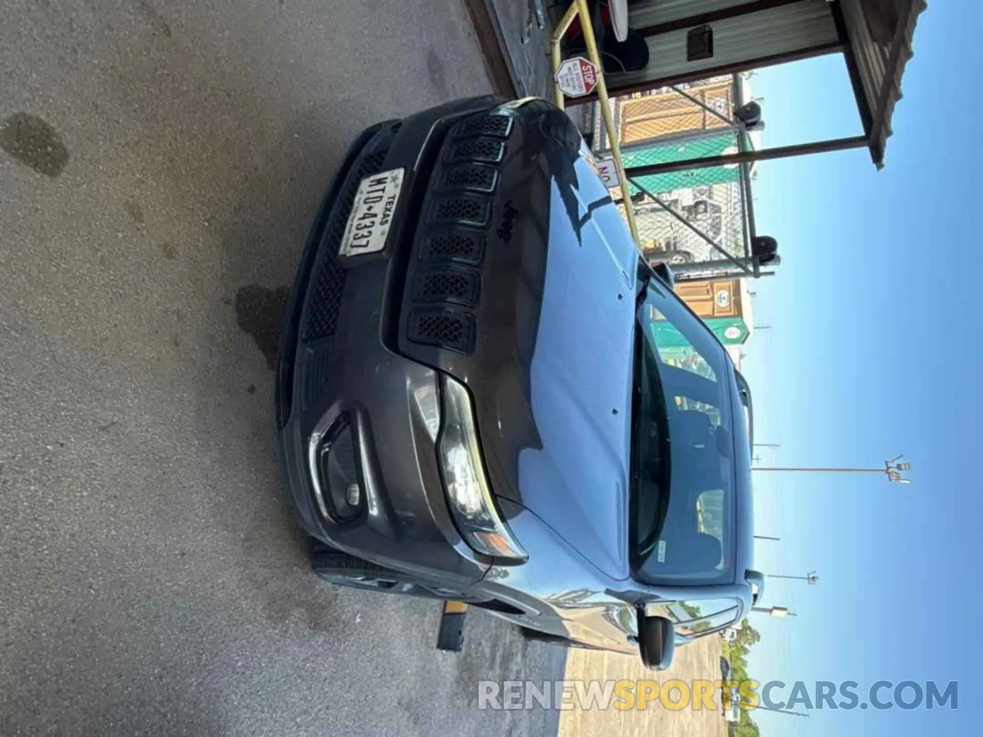 8 Photograph of a damaged car 1C4PJLLB3LD511466 JEEP CHEROKEE 2020