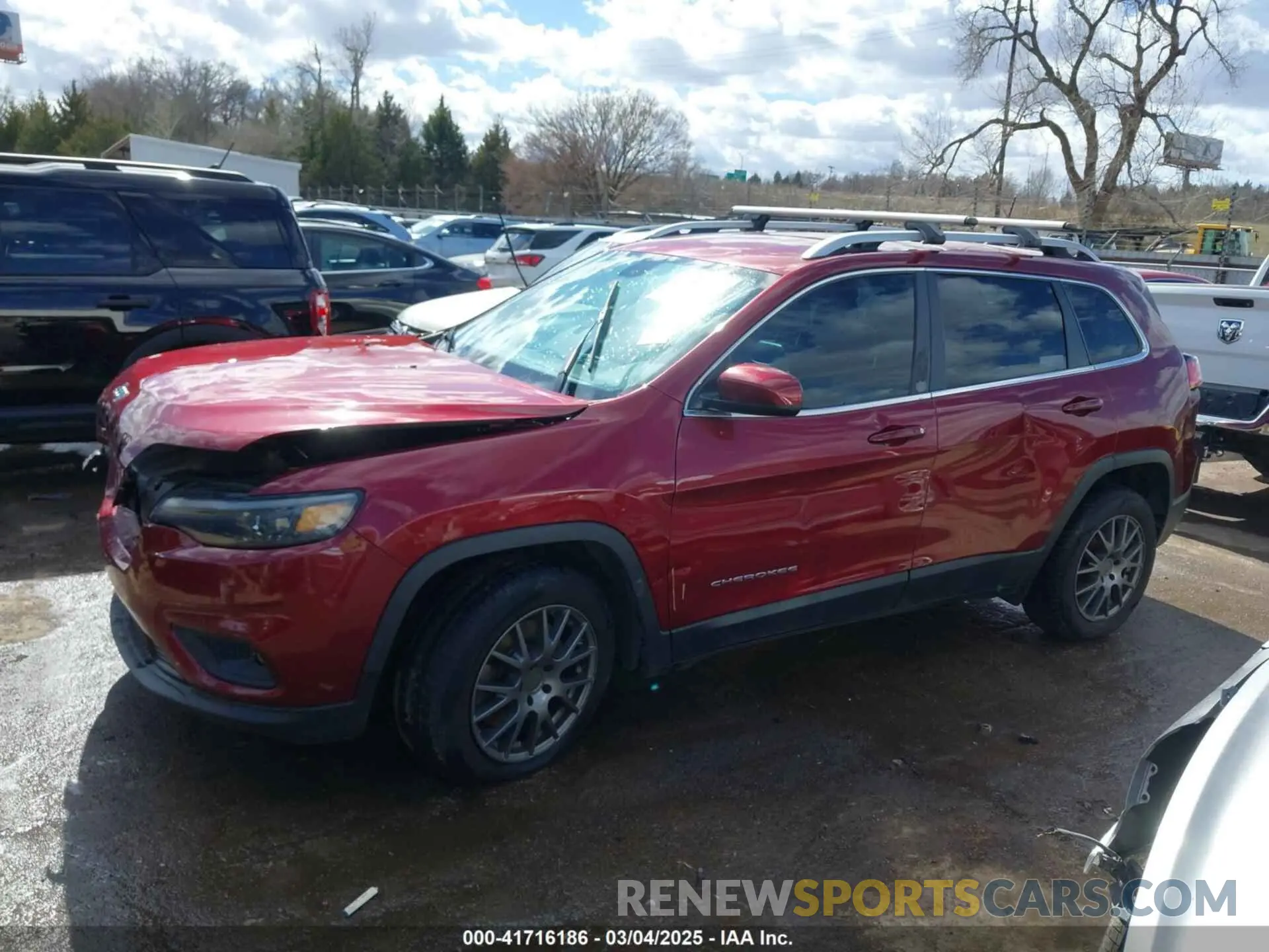 14 Photograph of a damaged car 1C4PJLLB3LD615567 JEEP CHEROKEE 2020