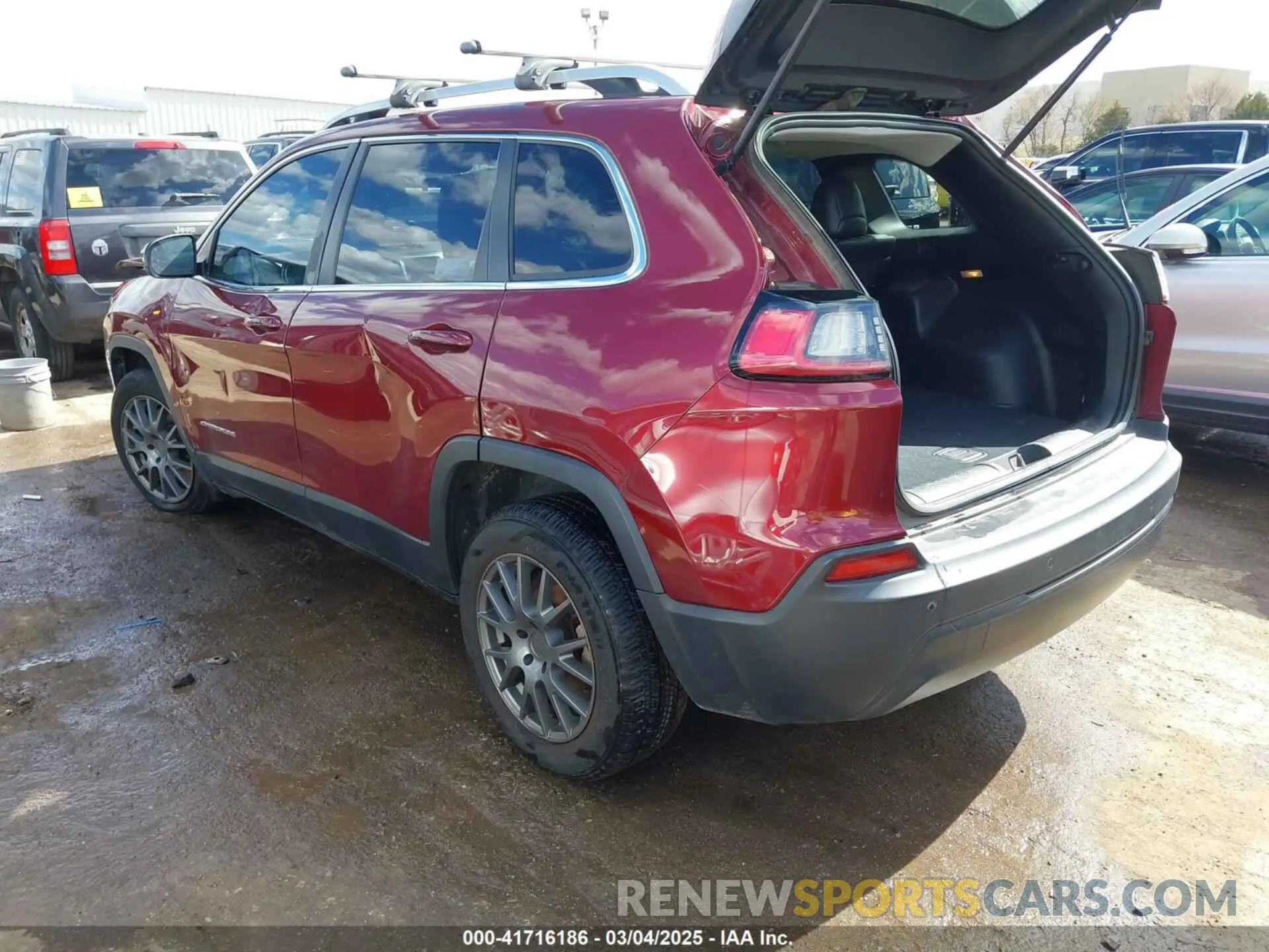3 Photograph of a damaged car 1C4PJLLB3LD615567 JEEP CHEROKEE 2020