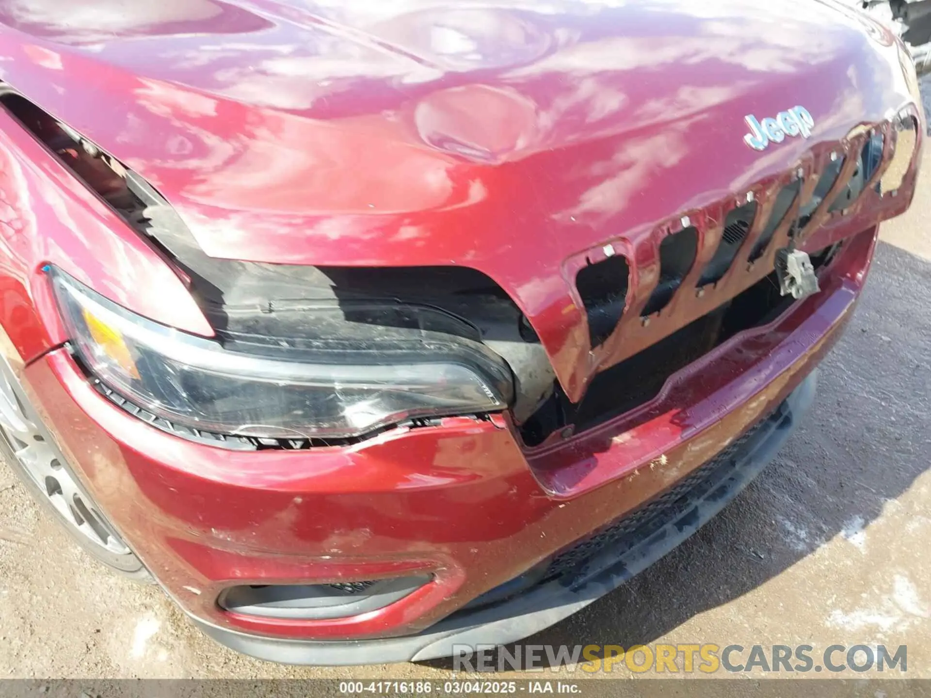 6 Photograph of a damaged car 1C4PJLLB3LD615567 JEEP CHEROKEE 2020