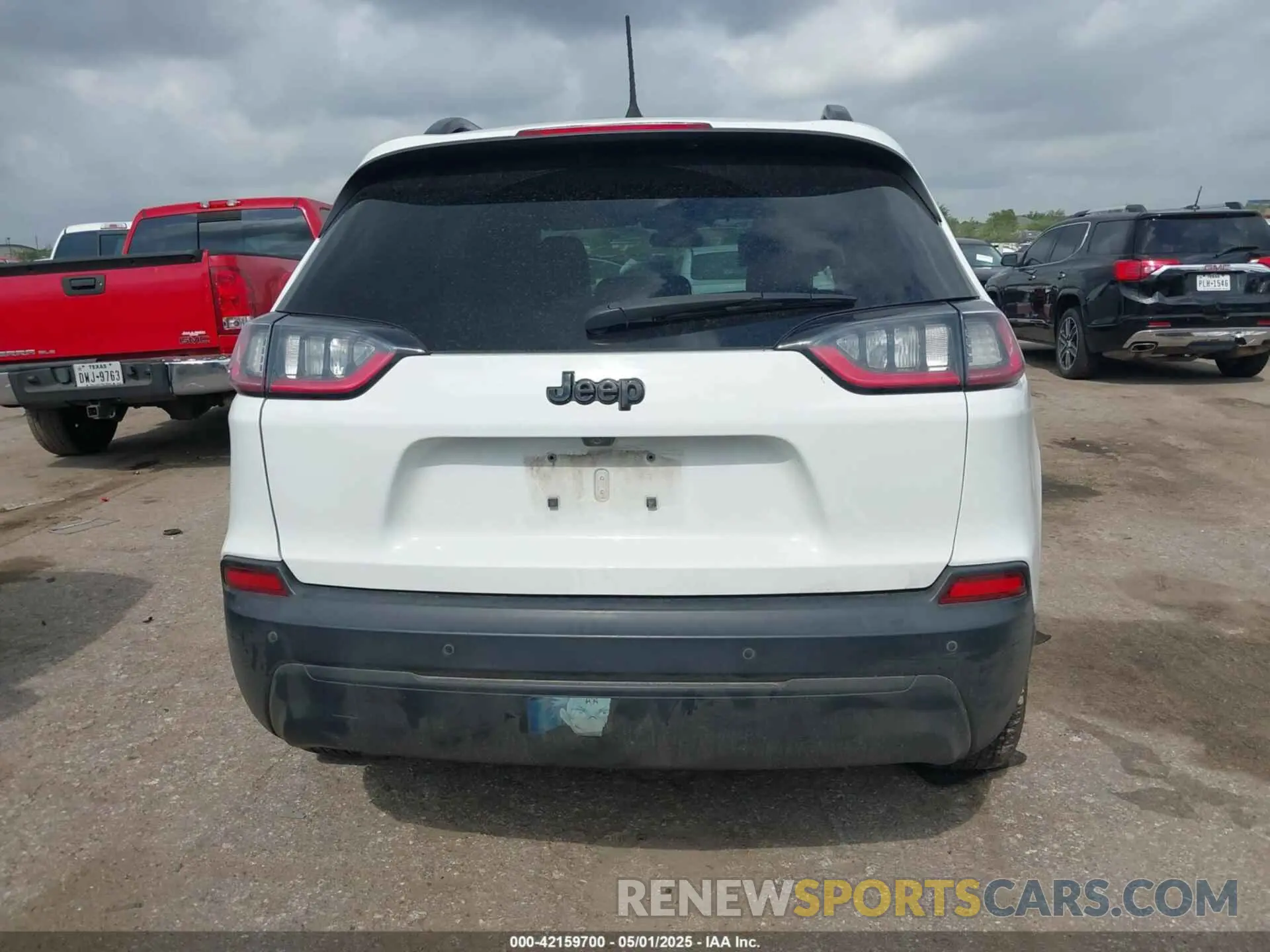 16 Photograph of a damaged car 1C4PJLLB3LD645443 JEEP CHEROKEE 2020