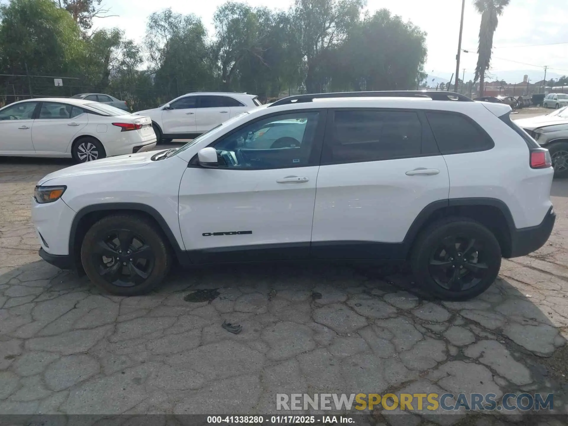 14 Photograph of a damaged car 1C4PJLLB4LD648609 JEEP CHEROKEE 2020