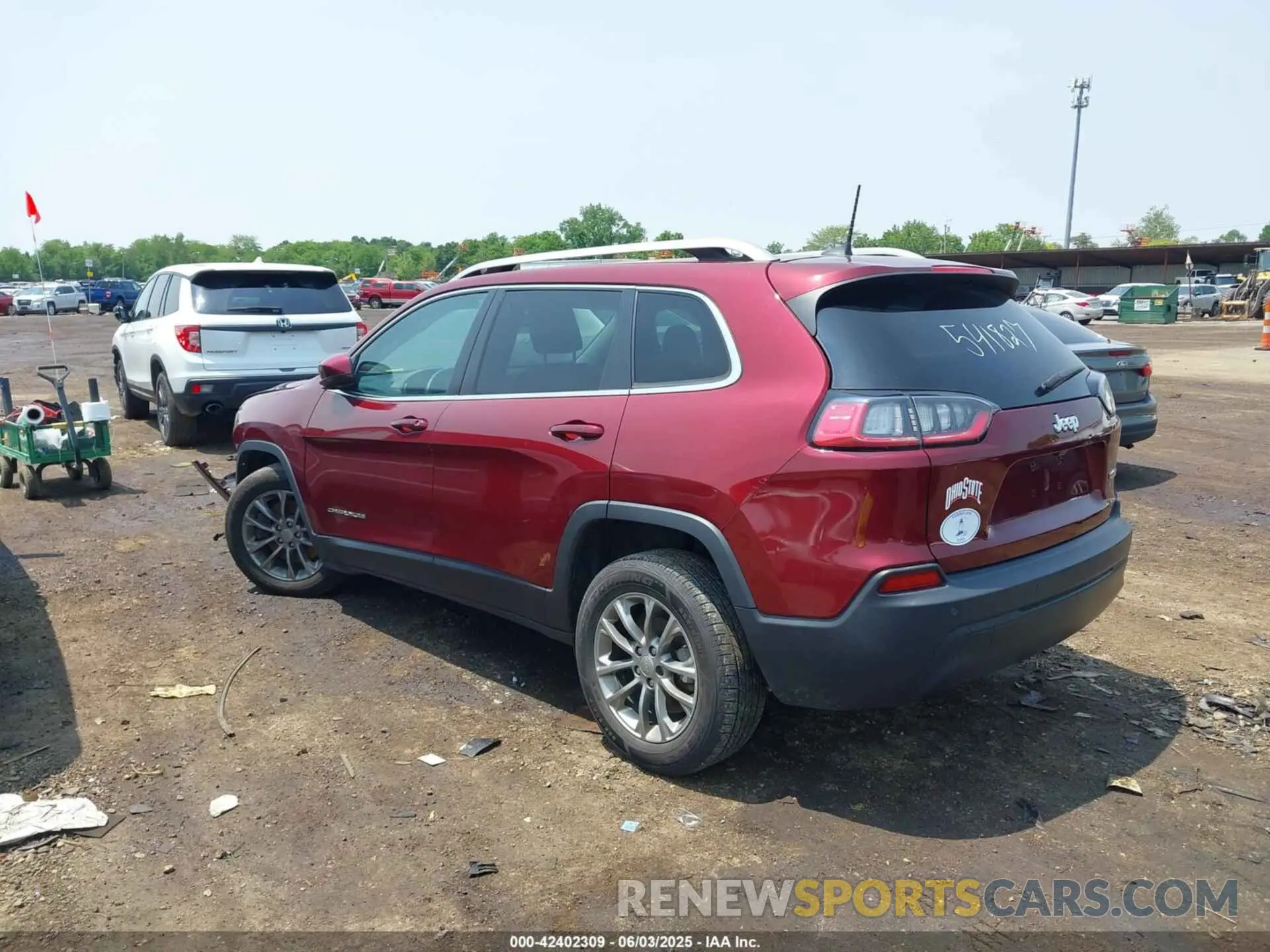 3 Photograph of a damaged car 1C4PJLLB5LD541827 JEEP CHEROKEE 2020