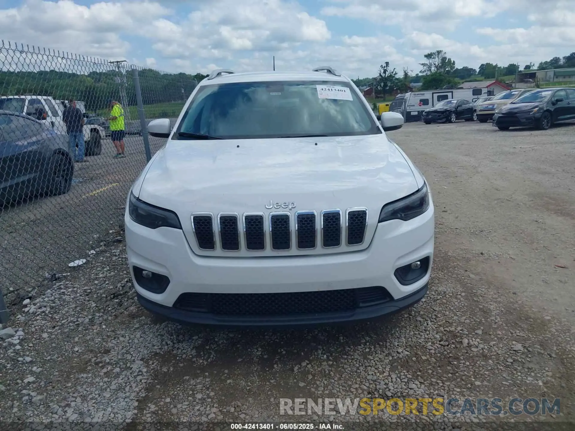 12 Photograph of a damaged car 1C4PJLLB5LD561205 JEEP CHEROKEE 2020