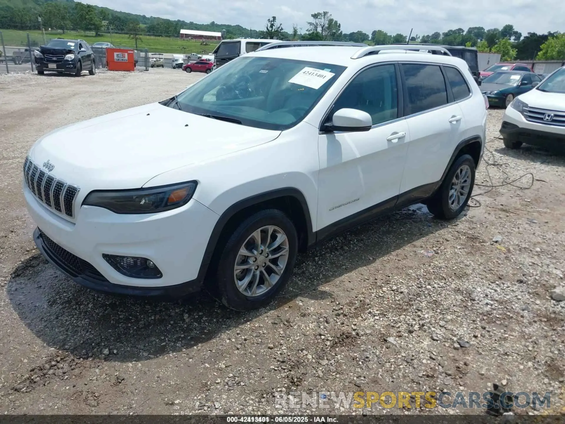 2 Photograph of a damaged car 1C4PJLLB5LD561205 JEEP CHEROKEE 2020