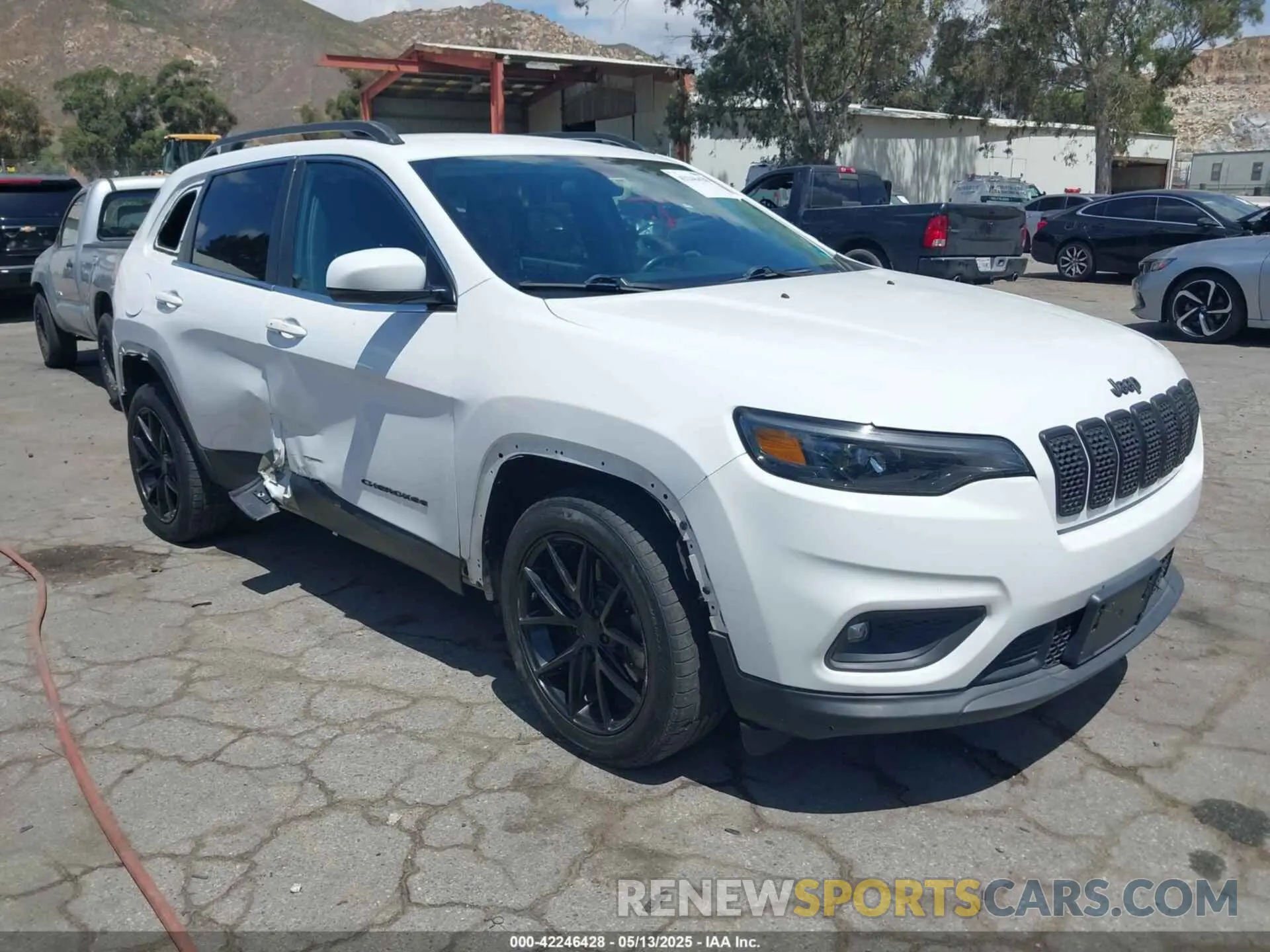 1 Photograph of a damaged car 1C4PJLLB5LD625047 JEEP CHEROKEE 2020