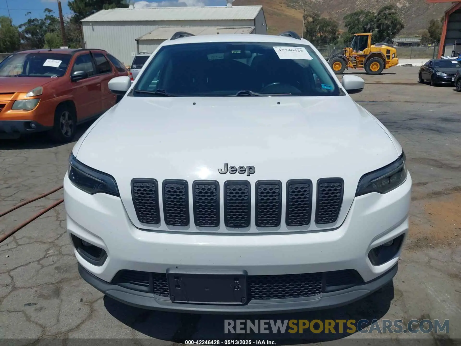 12 Photograph of a damaged car 1C4PJLLB5LD625047 JEEP CHEROKEE 2020