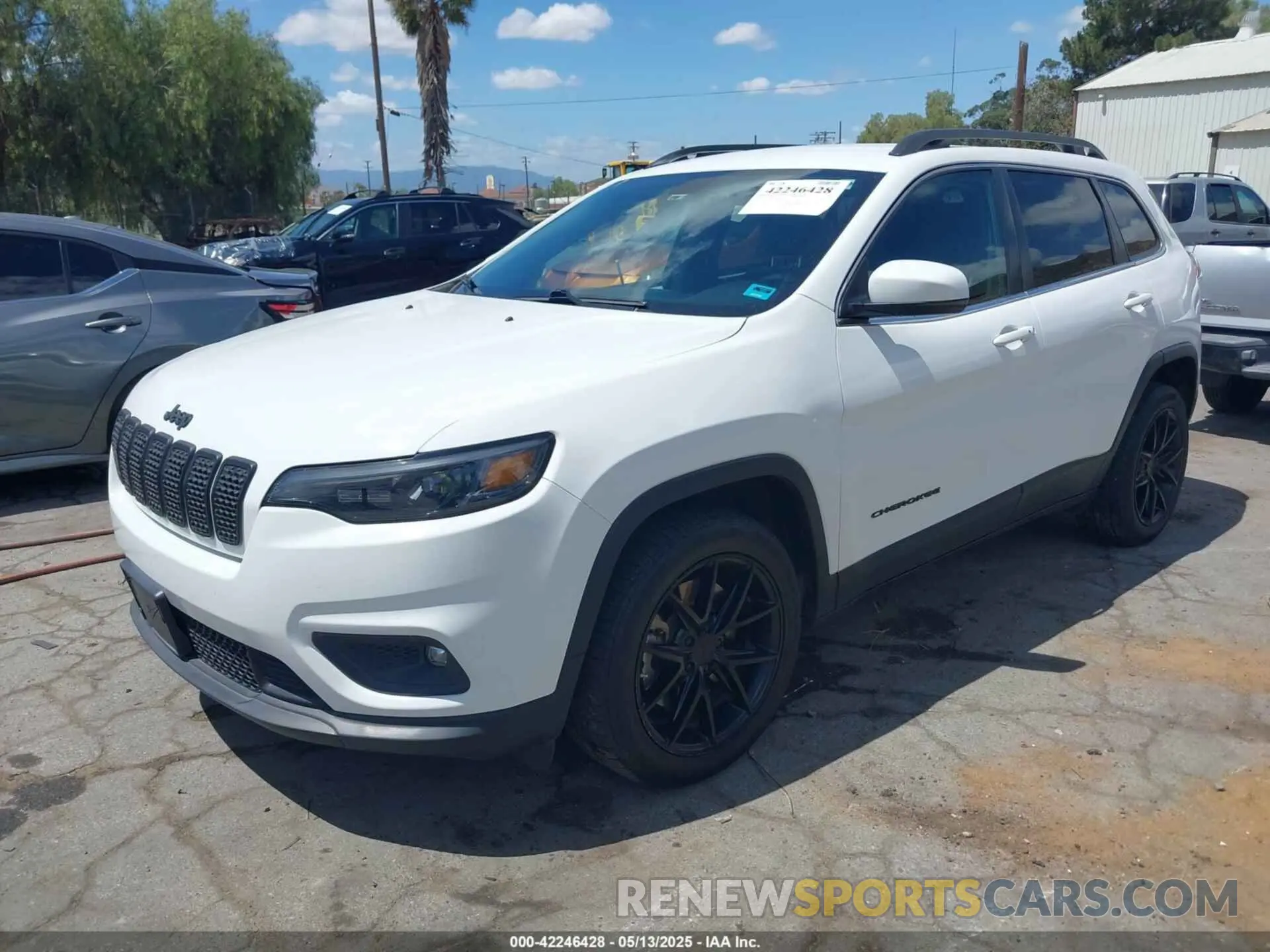 2 Photograph of a damaged car 1C4PJLLB5LD625047 JEEP CHEROKEE 2020