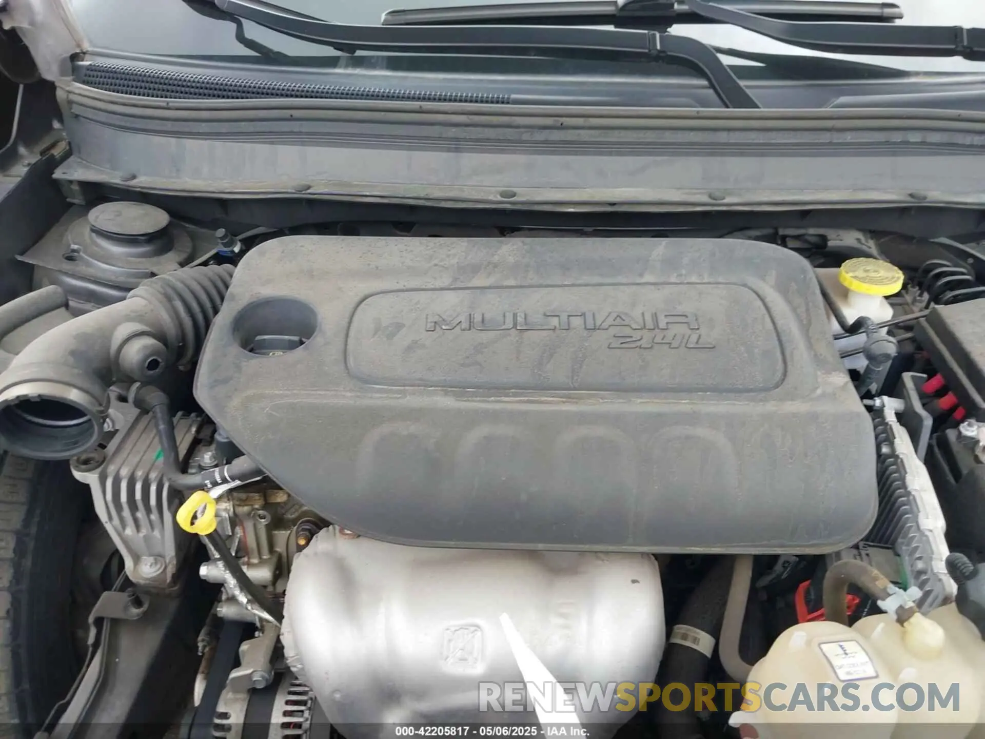 10 Photograph of a damaged car 1C4PJLLB6LD525541 JEEP CHEROKEE 2020