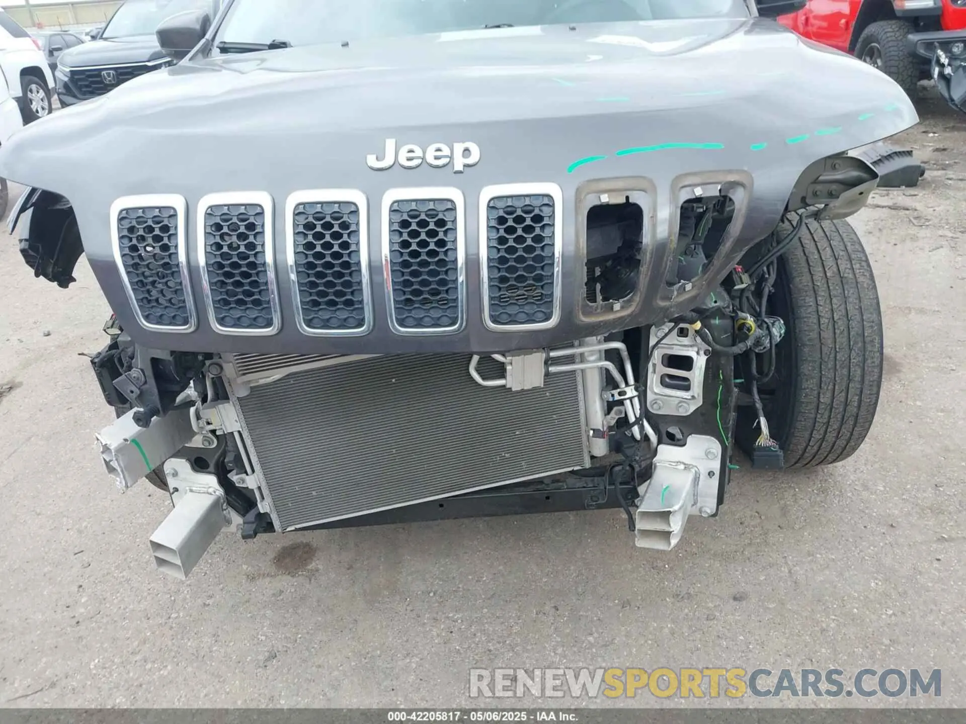 12 Photograph of a damaged car 1C4PJLLB6LD525541 JEEP CHEROKEE 2020