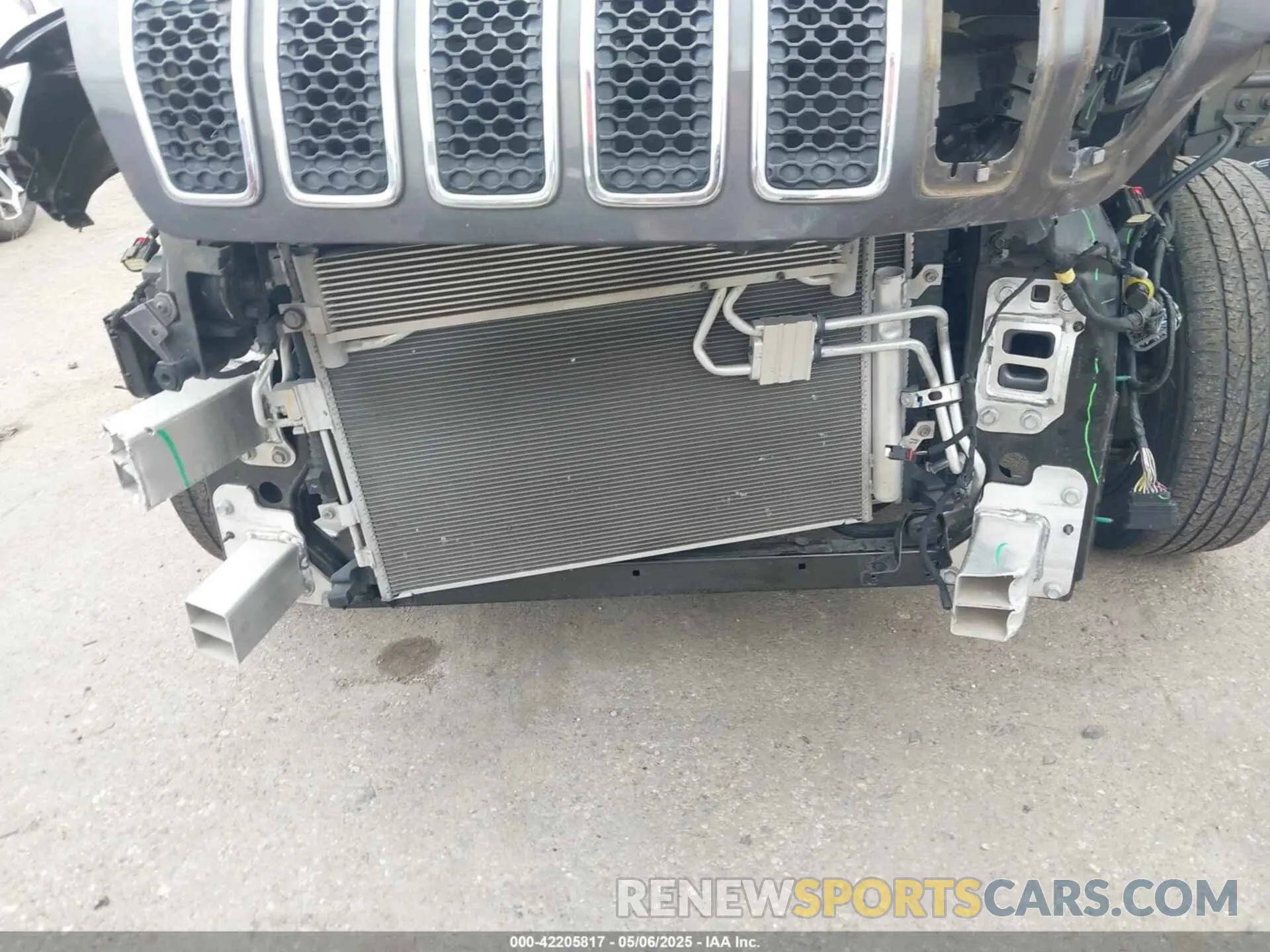 6 Photograph of a damaged car 1C4PJLLB6LD525541 JEEP CHEROKEE 2020