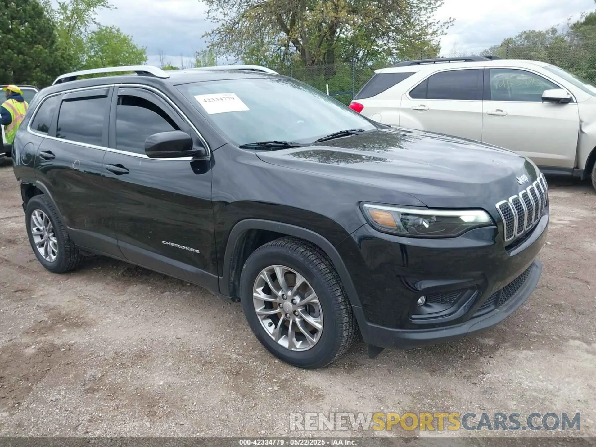 1 Photograph of a damaged car 1C4PJLLB6LD596142 JEEP CHEROKEE 2020