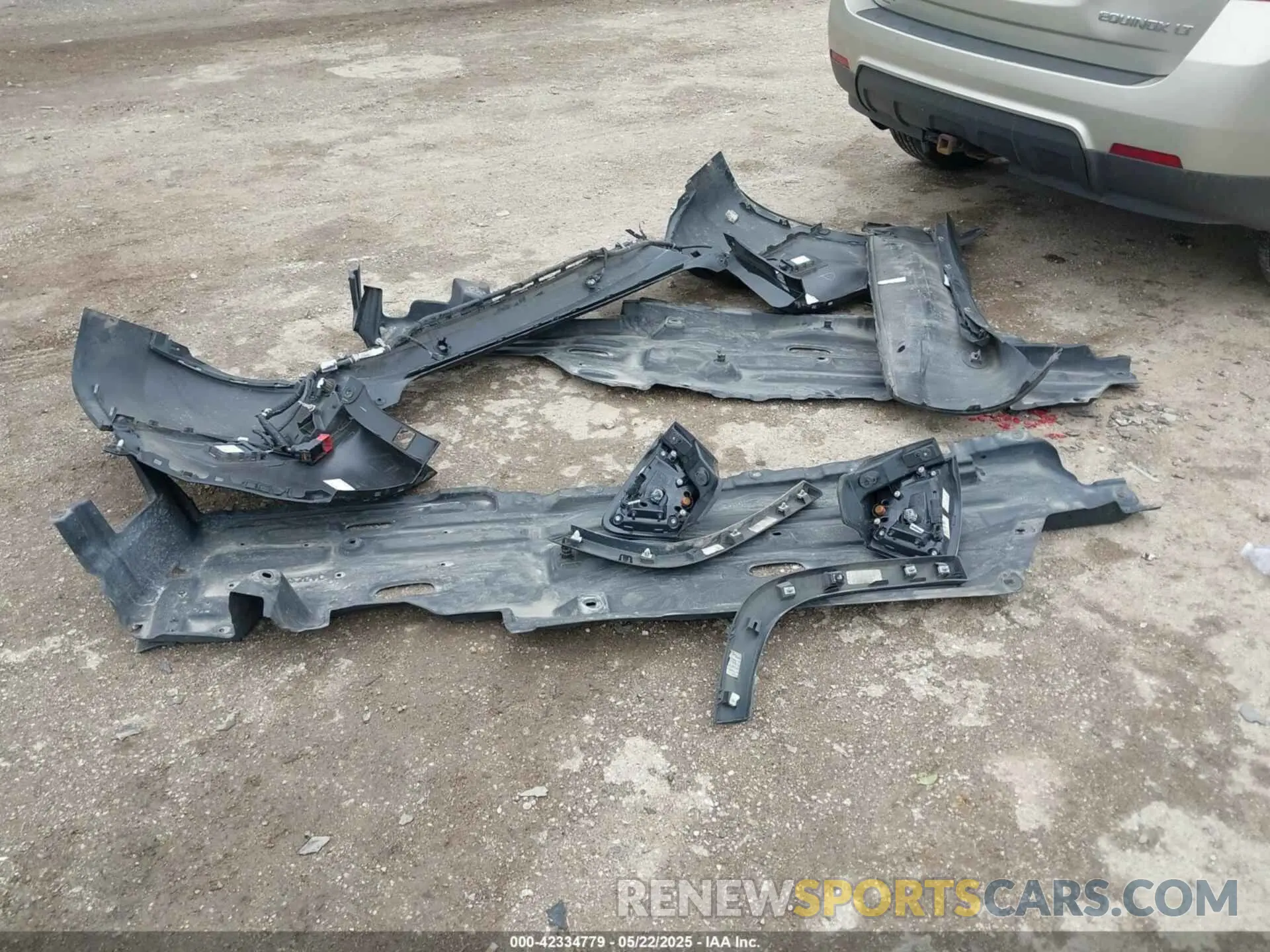 12 Photograph of a damaged car 1C4PJLLB6LD596142 JEEP CHEROKEE 2020