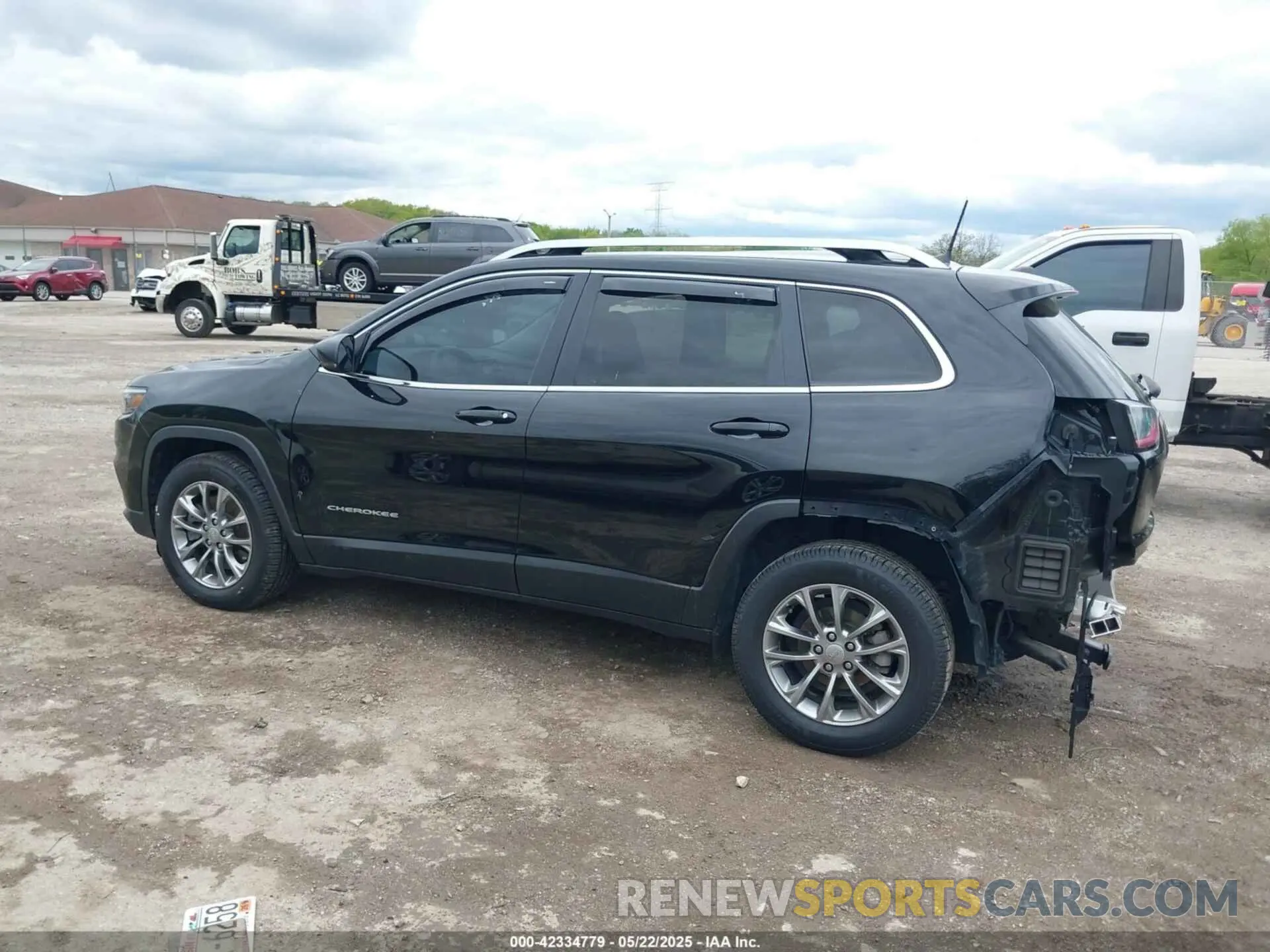 15 Photograph of a damaged car 1C4PJLLB6LD596142 JEEP CHEROKEE 2020