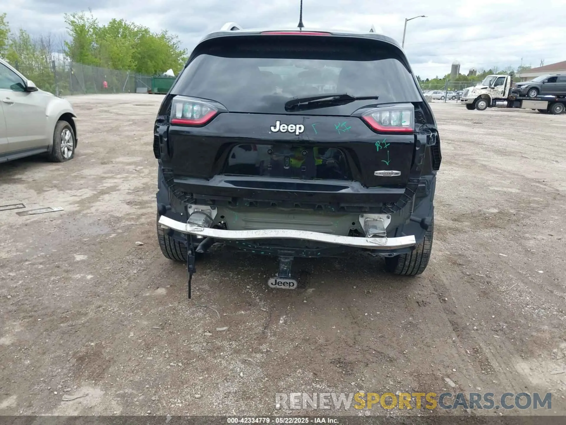 6 Photograph of a damaged car 1C4PJLLB6LD596142 JEEP CHEROKEE 2020