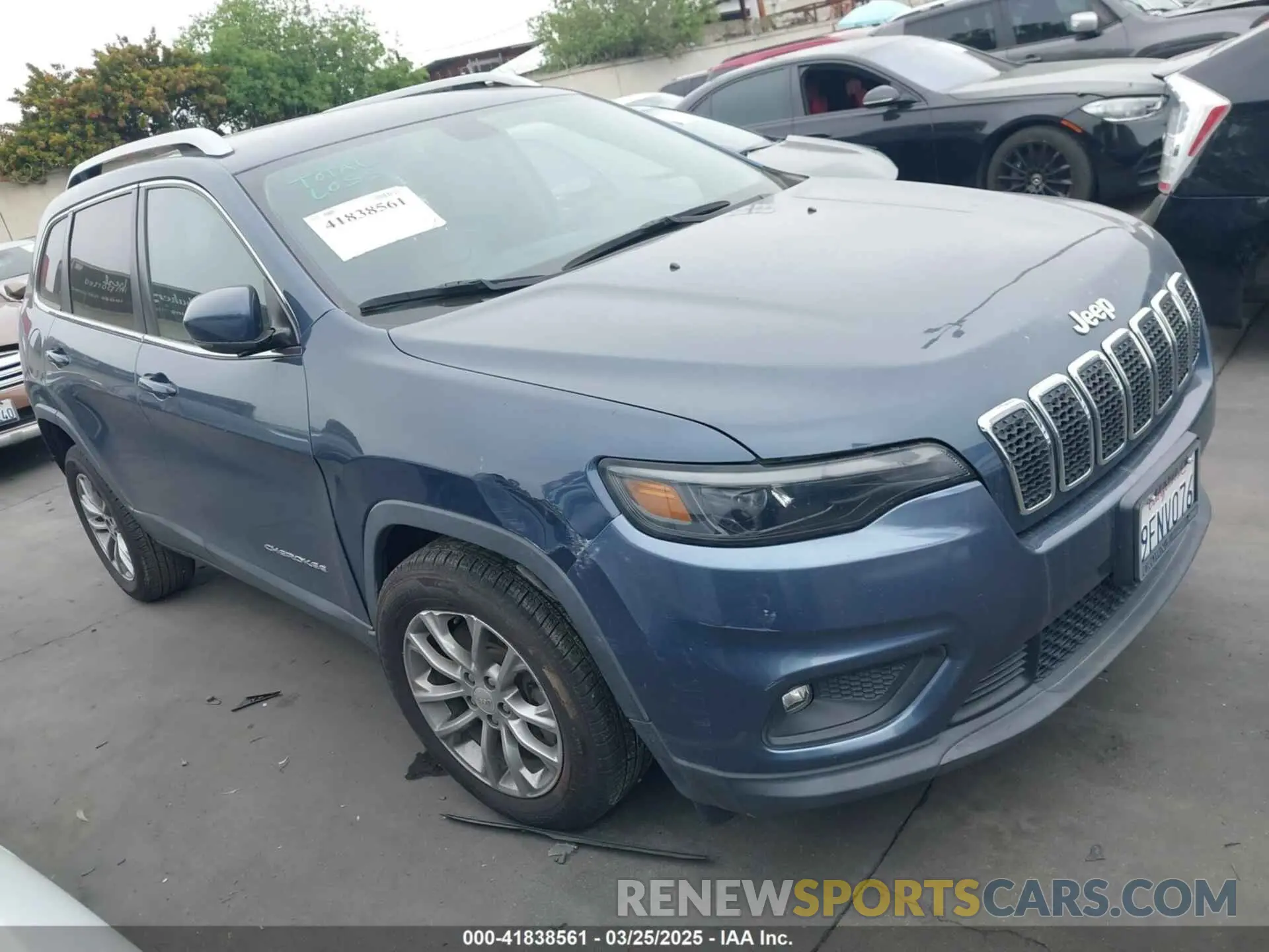 1 Photograph of a damaged car 1C4PJLLB6LD605731 JEEP CHEROKEE 2020