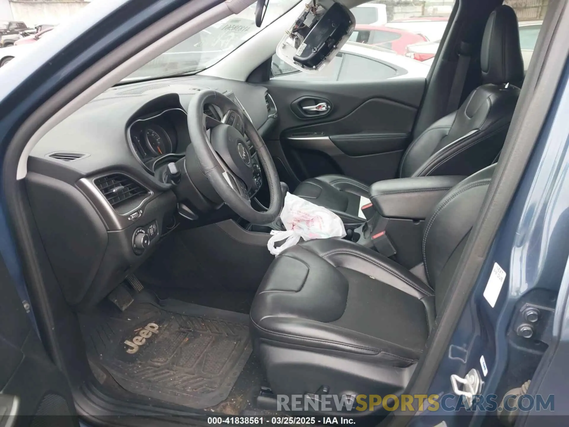 5 Photograph of a damaged car 1C4PJLLB6LD605731 JEEP CHEROKEE 2020