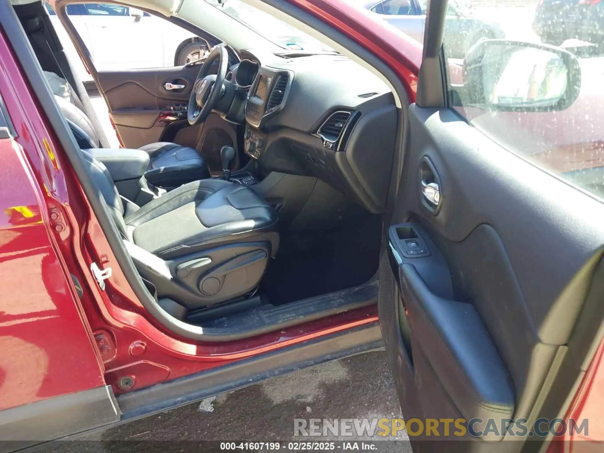 5 Photograph of a damaged car 1C4PJLLB7LD561240 JEEP CHEROKEE 2020