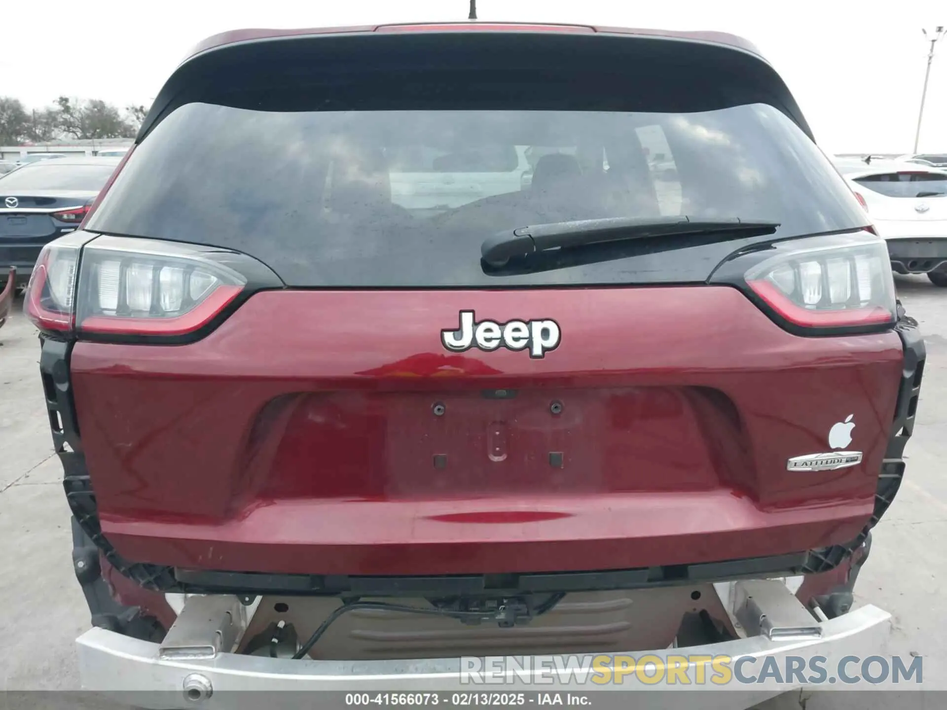 17 Photograph of a damaged car 1C4PJLLB7LD585604 JEEP CHEROKEE 2020